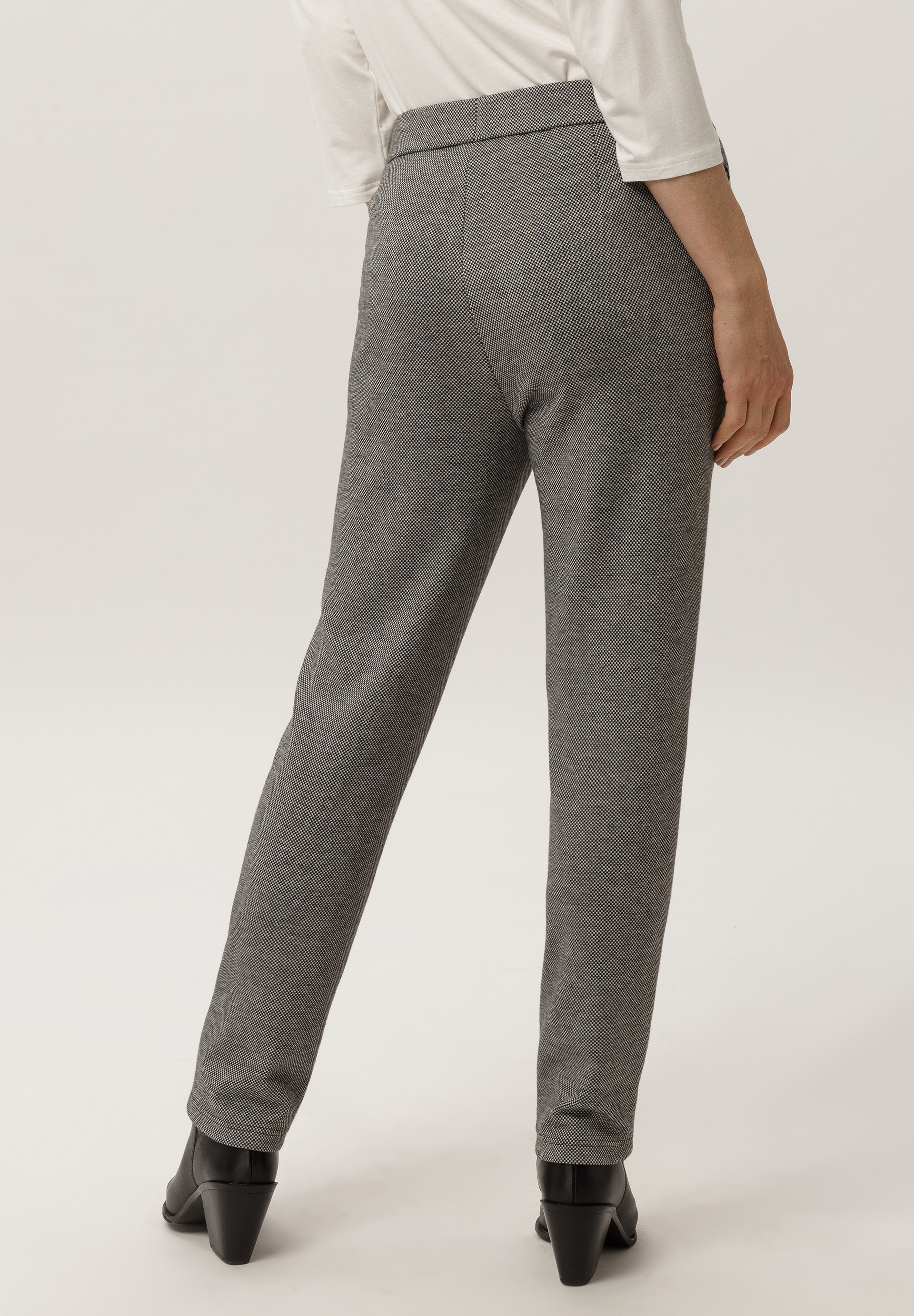 Trousers With decorative zip pockets - Bild 2 Bekleidung, Hosen, Jeans, Person, Bekleidung, Hosen, Jeans, Person, Bekleidung, Hosen, Jeans, Person, Bekleidung, Hosen, Jeans, Person, Bekleidung, Hosen, Jeans, Person, Bekleidung, Hosen, Jeans, Person, Bekleidung, Hosen, Jeans, Person