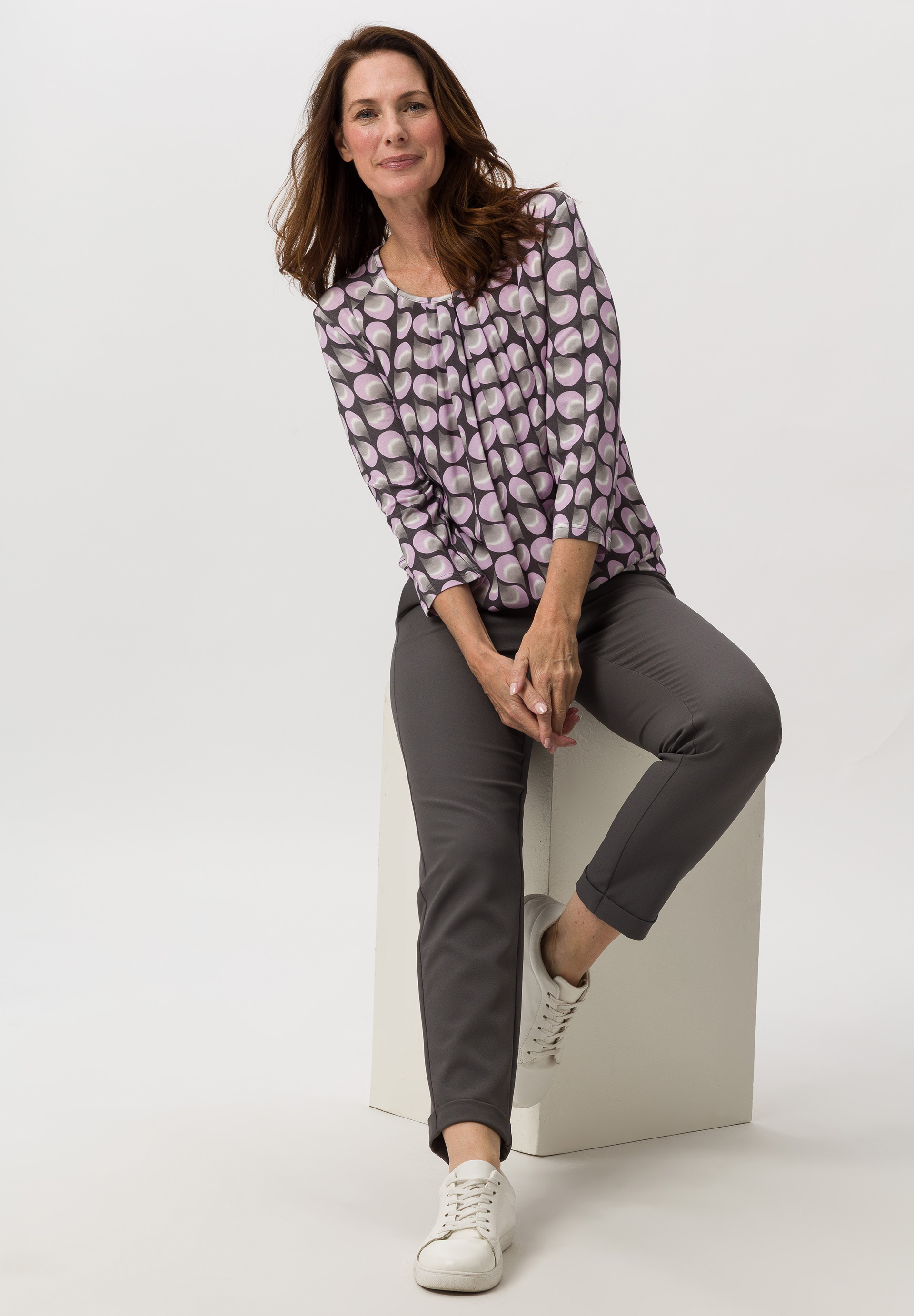 Bluse, Hosen, Langarm, Person, Frau, Bluse, Hosen, Langarm, Person, Frau, Bluse, Hosen, Langarm, Person, Frau, Bluse, Hosen, Langarm, Person, Frau, Bluse, Hosen, Langarm, Person, Frau, Bluse, Hosen, Langarm, Person, Frau