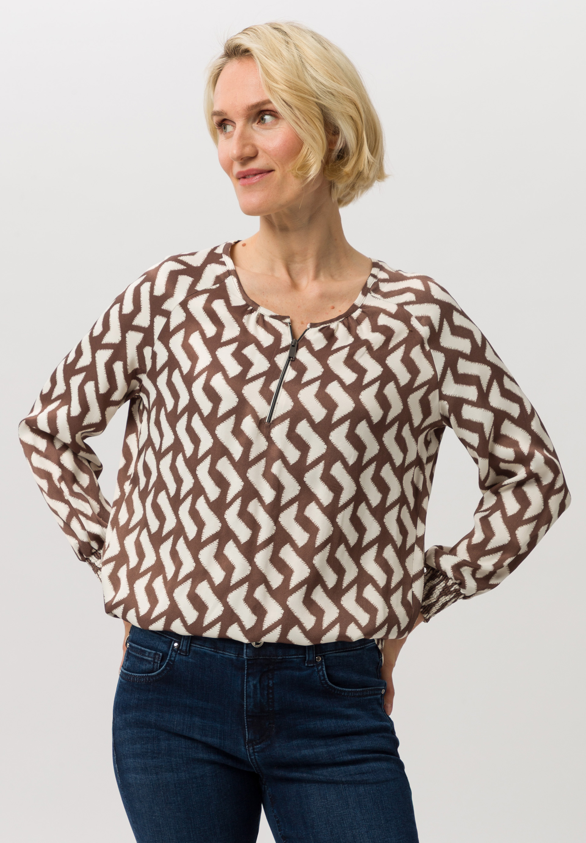Blouse in a graphic pattern - Product Image 1