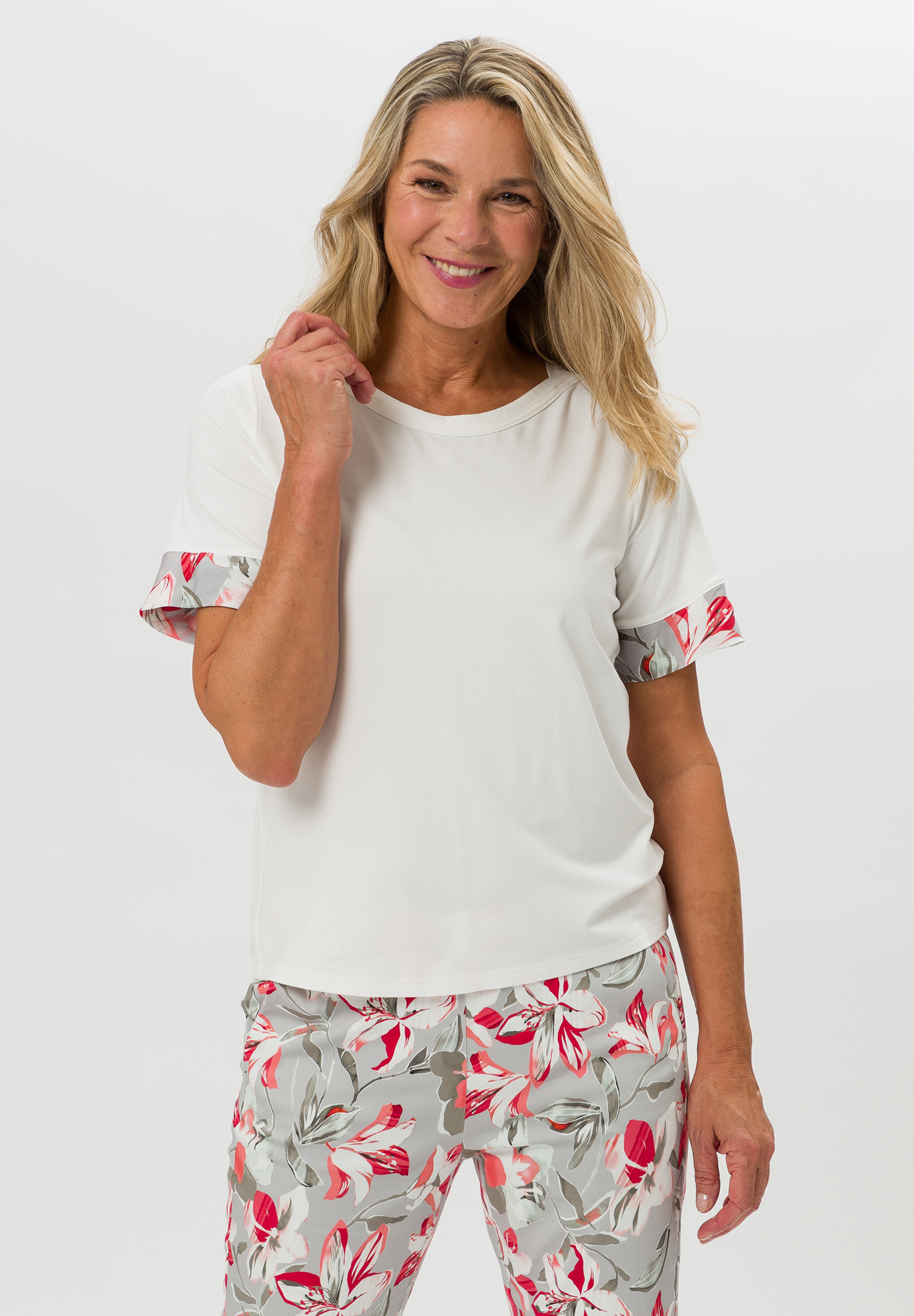 Feminines Shirt im Materialmix - Bild 1 Feminines Shirt im Materialmix - Bild 1