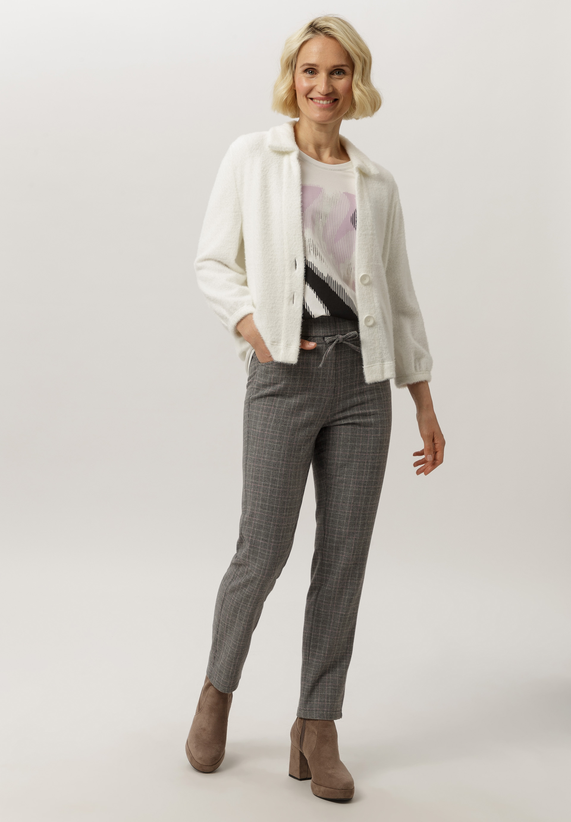 Strickjacke mit flauschiger Haptik - Bild 3 Hosen, Anzug, Mantel, Jacke, Blazer, Hosen, Anzug, Mantel, Jacke, Blazer