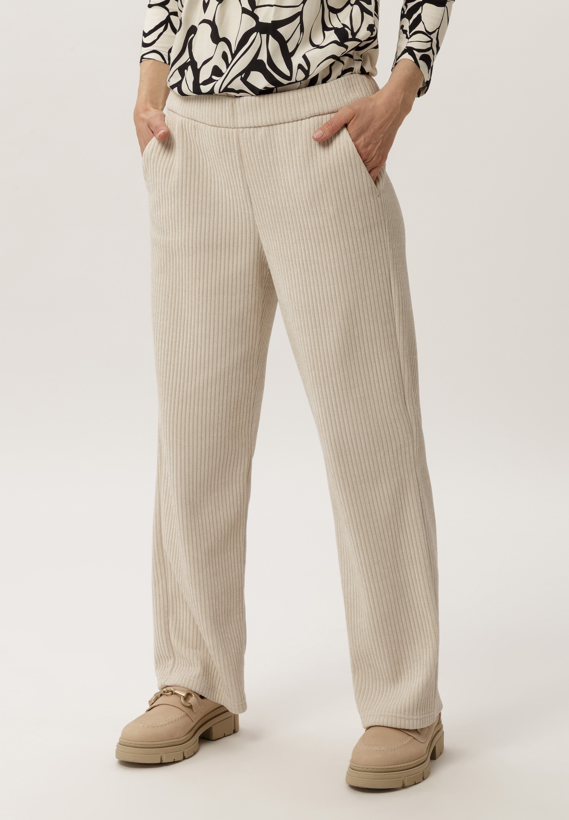 Cordhose mit feiner Struktur - Produktbild 1