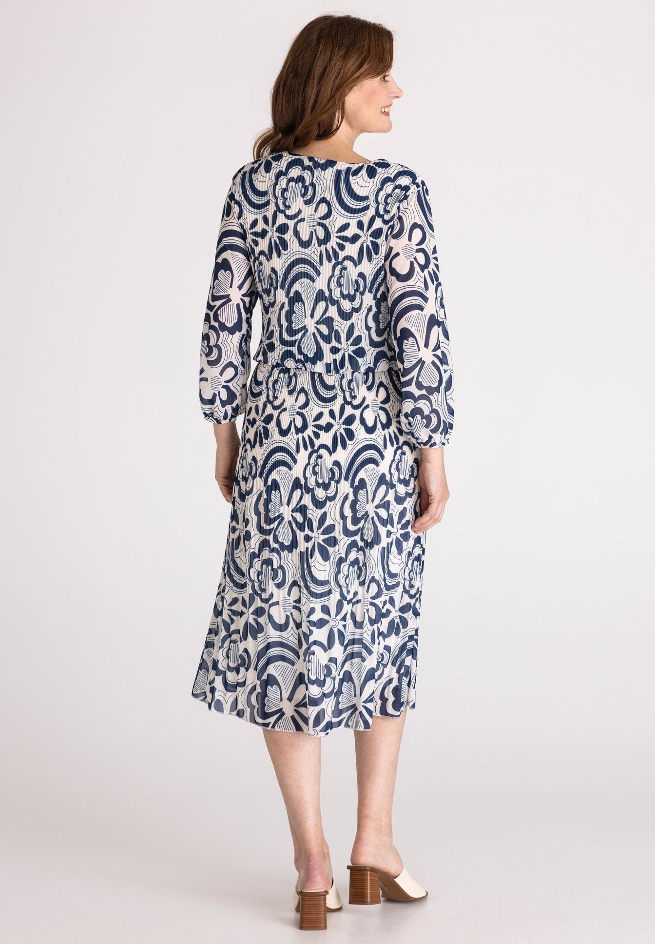 Kleid, Blumenmuster, Langarm, Midi-Länge, Baumwolle?, Kleid, Midi-Kleid, Blumenmuster, Druck, langarmig, Kleid, Blumenprint, Knie-Länge, Viskose, Langarm, Kleid, Langarm, Blumenmuster, Medi lang, Bodenlänge, Kleid, Blumenmuster, Langarm, Midi, Druck