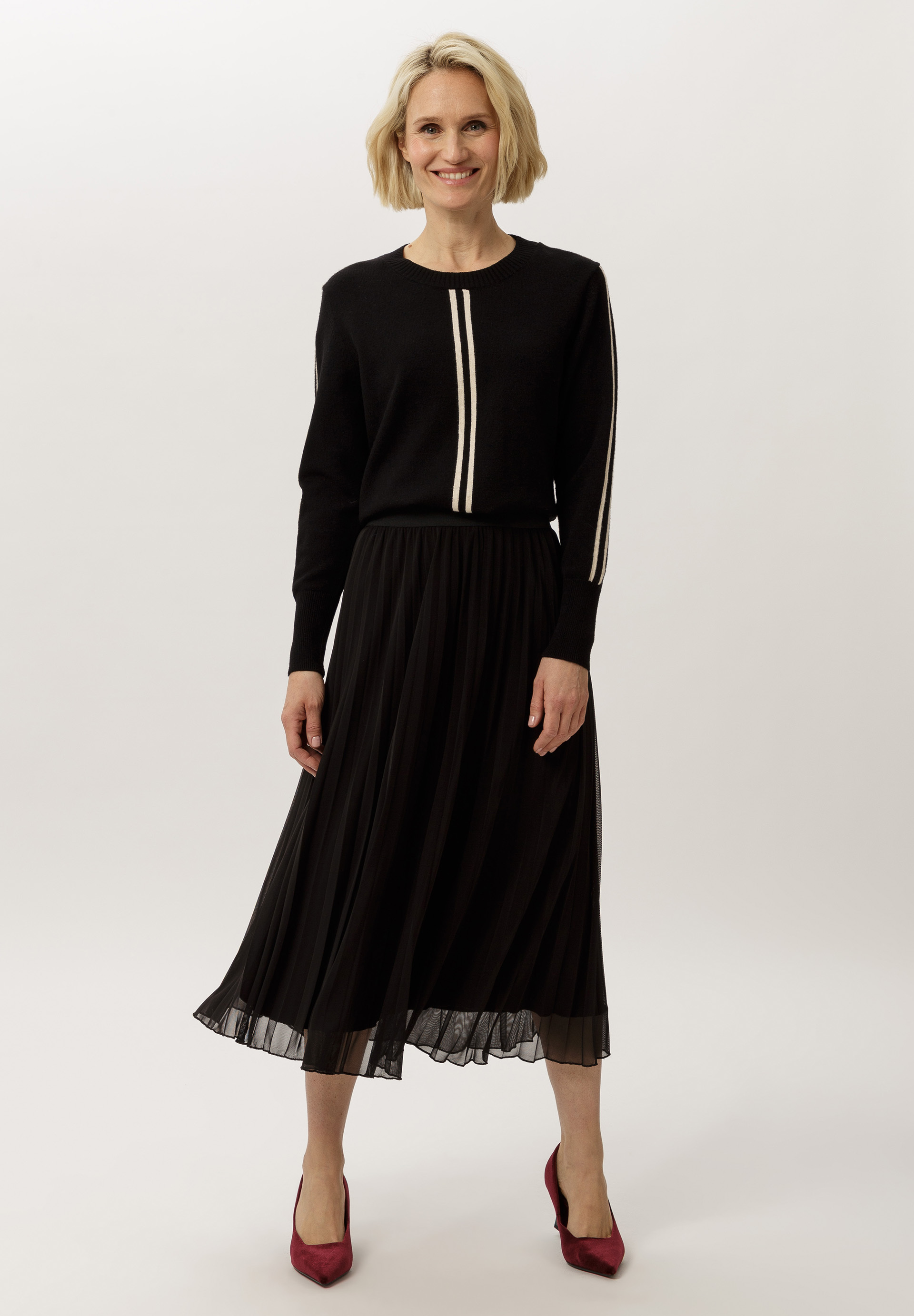 Strickpullover mit akzentuierter Front und Ärmeln - Bild 3 Langarm, Kleid, Erwachsener, Person, Frau, Langarm, Kleid, Erwachsener, Person, Frau, Langarm, Kleid, Erwachsener, Person, Frau, Langarm, Kleid, Erwachsener, Person, Frau, Langarm, Kleid, Erwachsener, Person, Frau