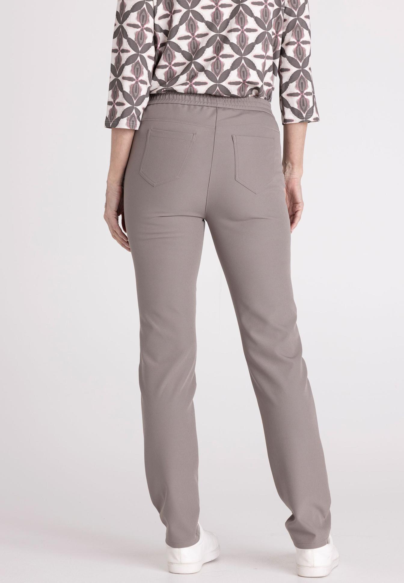 Hose, Chino, Beige, Gesäßtaschen, gerade Passform, hose, pants, beige, slim fit, pockets, Hose, Chinos, Beige, Rückseite, BackPockets, Hose, Bein, Rückseite, Grau, Jeans-Optik, Hose, Chino, Beige, Rückseite, Stichpunkte