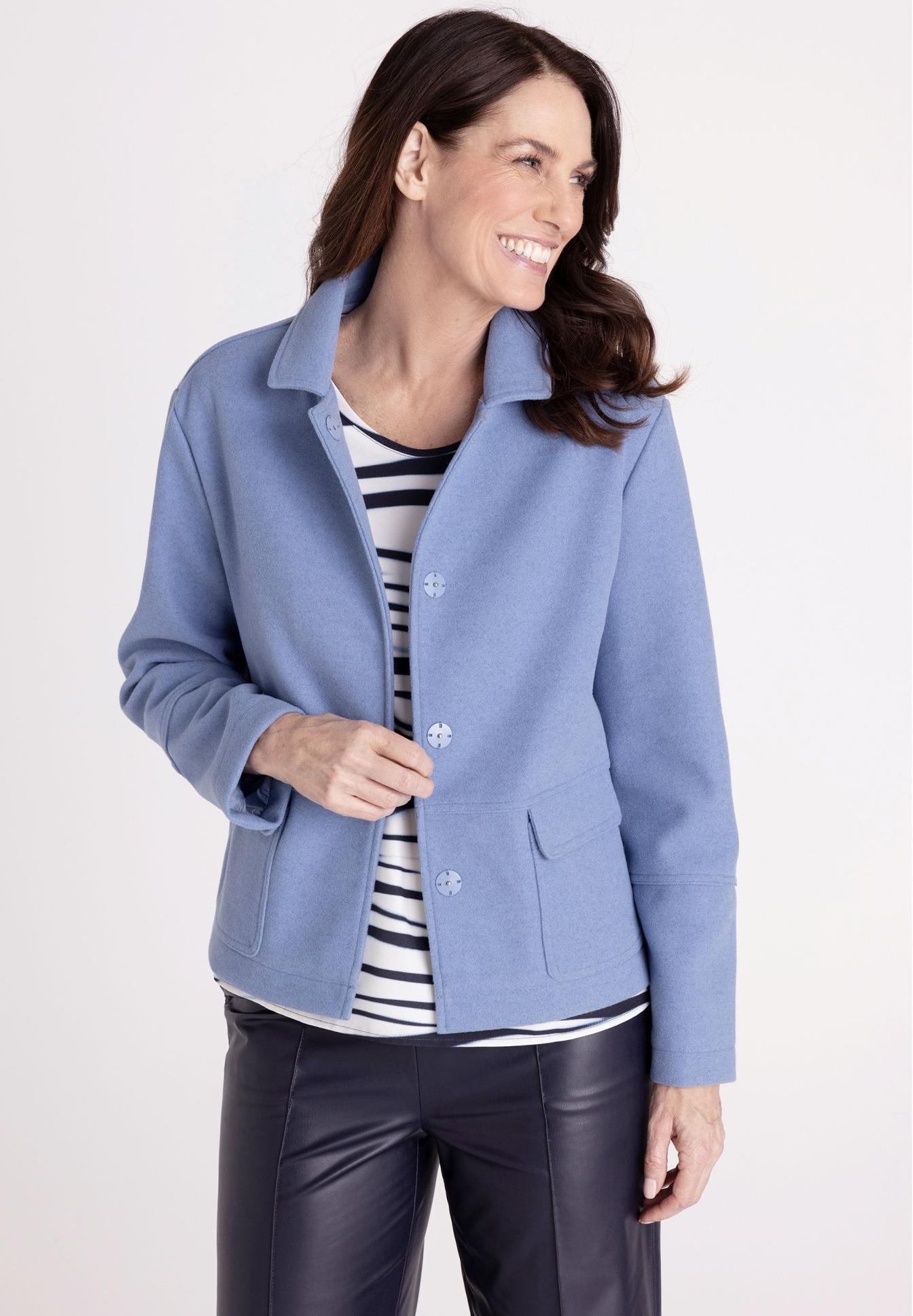 blouson, jacke, straßenjacke, light blue jacket, mantelähnlich, blouson, jacke, walker, softblue, knopfdetail, blazer, jacke, reverskragen, meliert blau, knopfleiste, Blazer, Jacke, melierte Wolle, Mittelblau, Knopfverschluss
