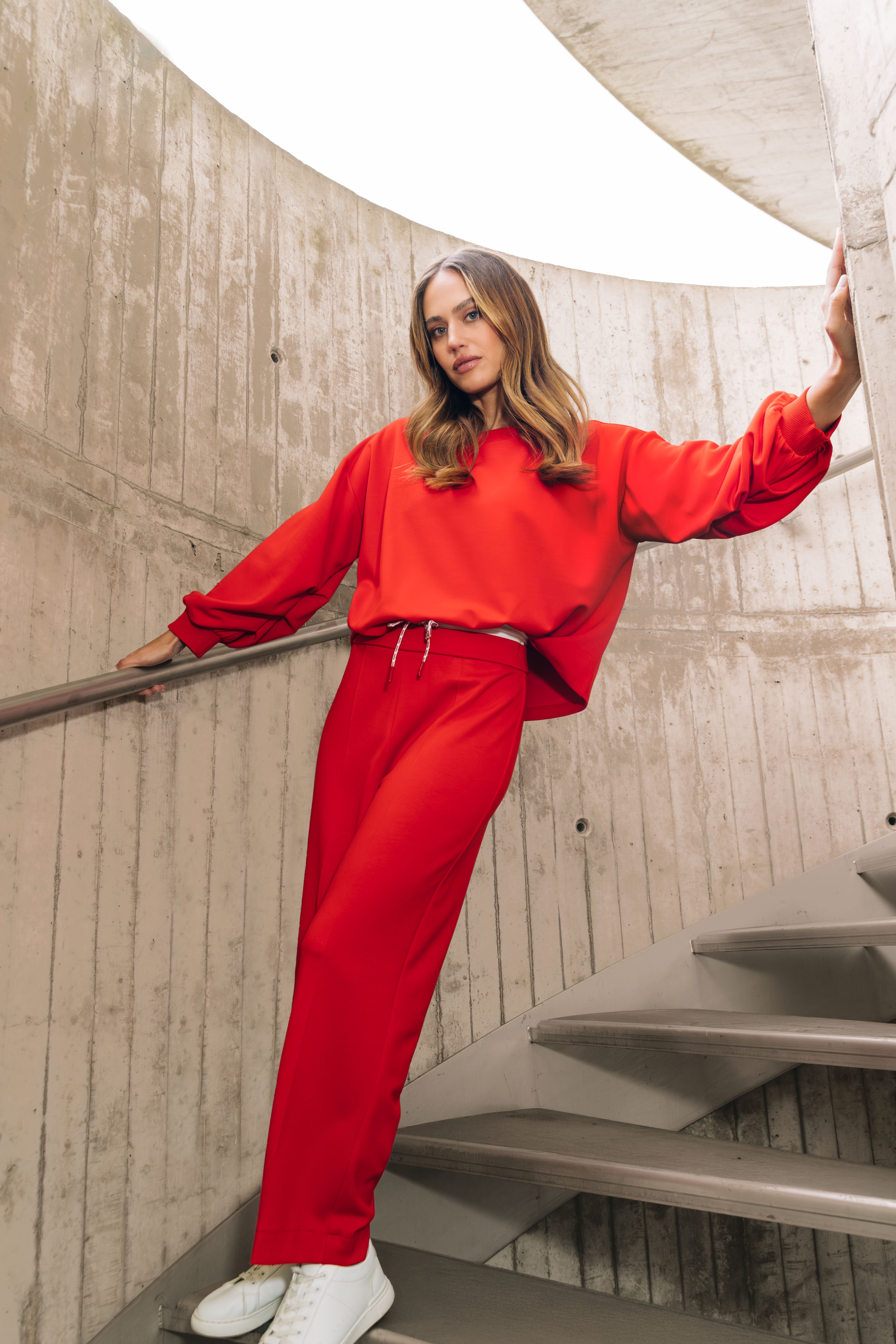 Handlauf, Langer Ärmel, Treppe, Hosen, Formelle Kleidung