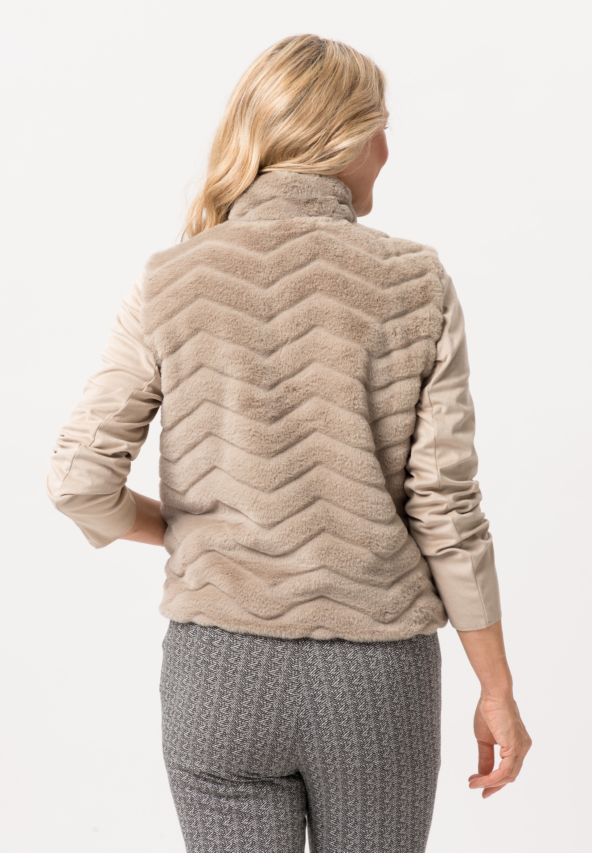 Pulli, Erwachsener, Weiblich, Person, Frau, Pulli, Erwachsener, Weiblich, Person, Frau, Pulli, Erwachsener, Weiblich, Person, Frau, Pulli, Erwachsener, Weiblich, Person, Frau, Pulli, Erwachsener, Weiblich, Person, Frau