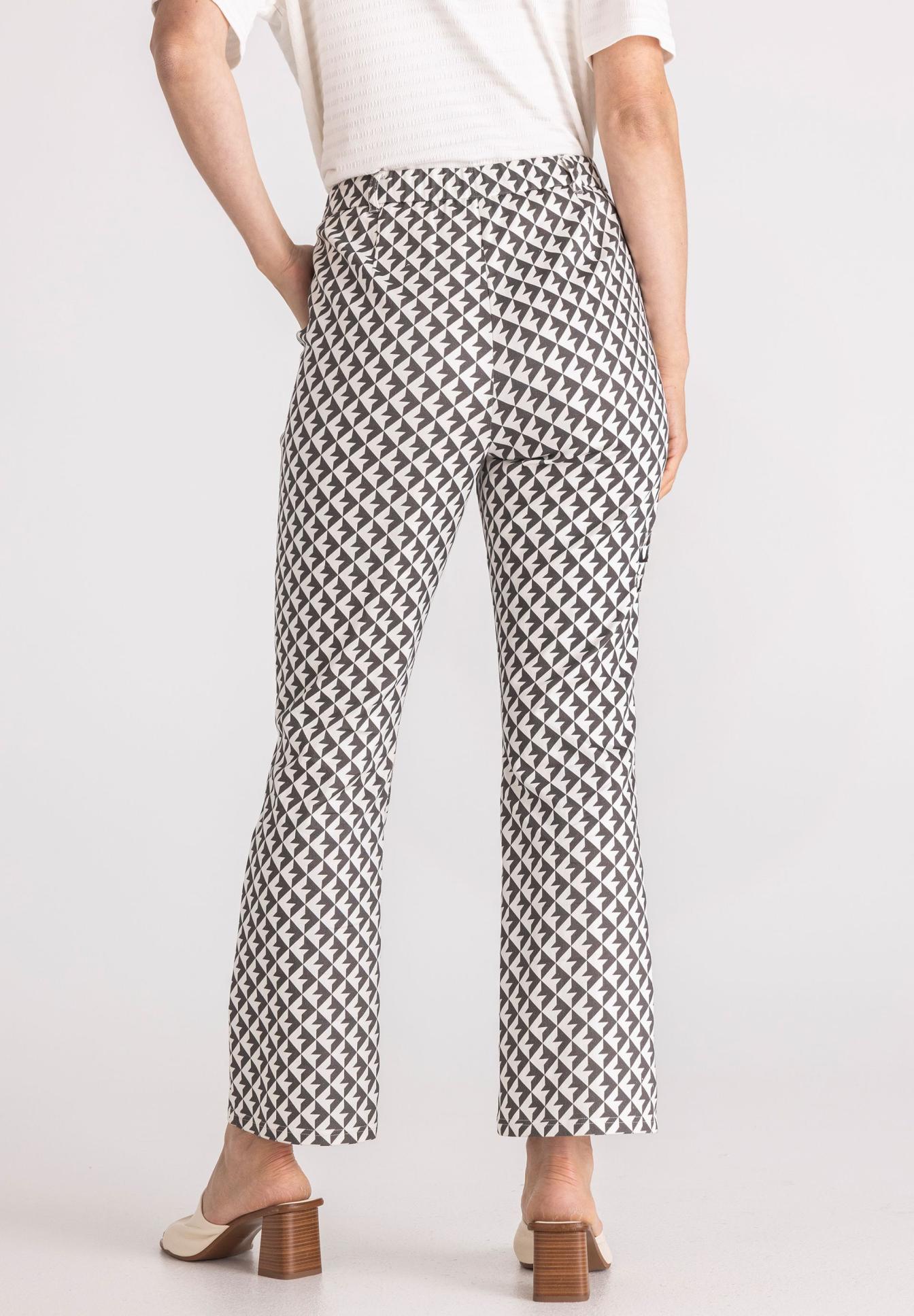 Hose, Hosenanzug, Geometrischer Druck, Schwarz-Weiß, Weite Beine, Hose, Gemusterte Hose, Geometrisches Muster, Weite Beine, Schwarz-Weiß, Hose, Muster, Geometrisch, Weiß-schwarz, Beinlänge