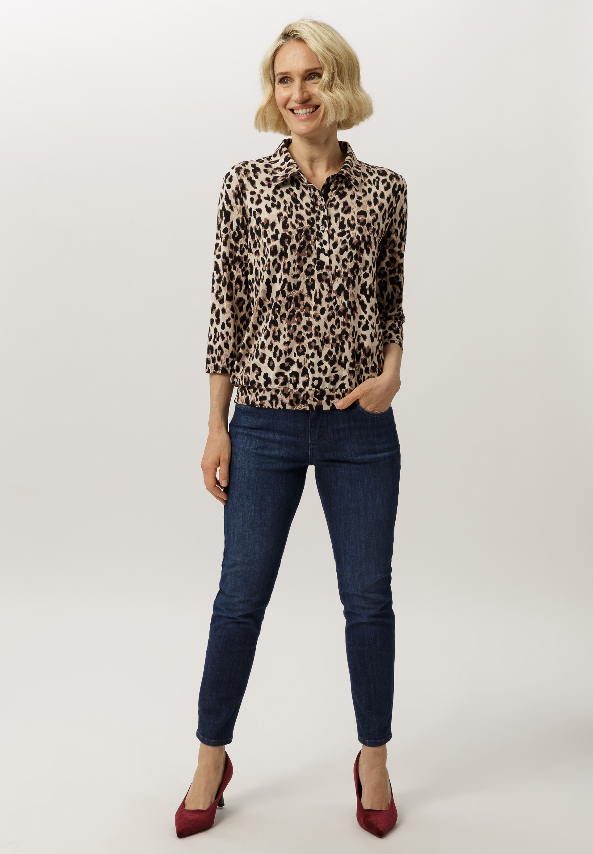 Polo shirt With decorative ribbon - Bild 3 Bluse, Kleidung, Hosen, Person, Langarm, Bluse, Kleidung, Hosen, Person, Langarm, Bluse, Kleidung, Hosen, Person, Langarm, Bluse, Kleidung, Hosen, Person, Langarm, Bluse, Kleidung, Hosen, Person, Langarm, Bluse, Kleidung, Hosen, Person, Langarm