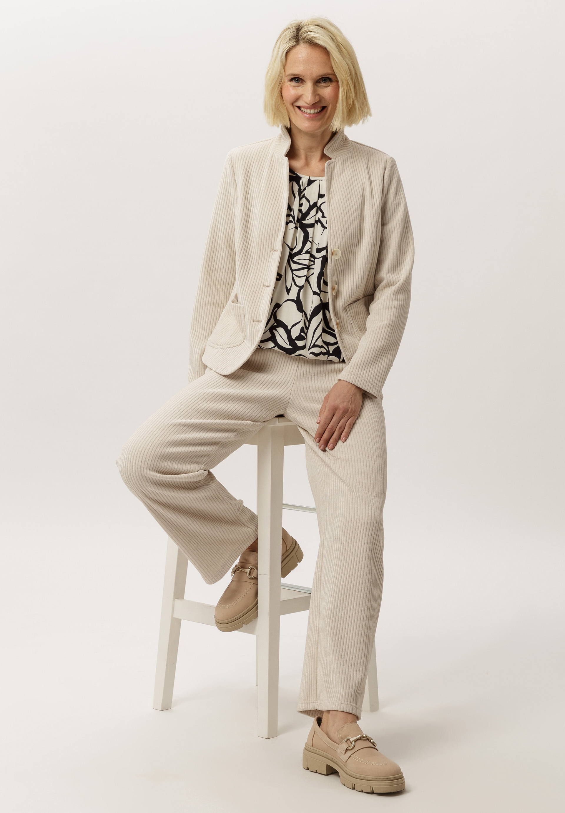 Cordhose mit feiner Struktur - Produktbild 2
