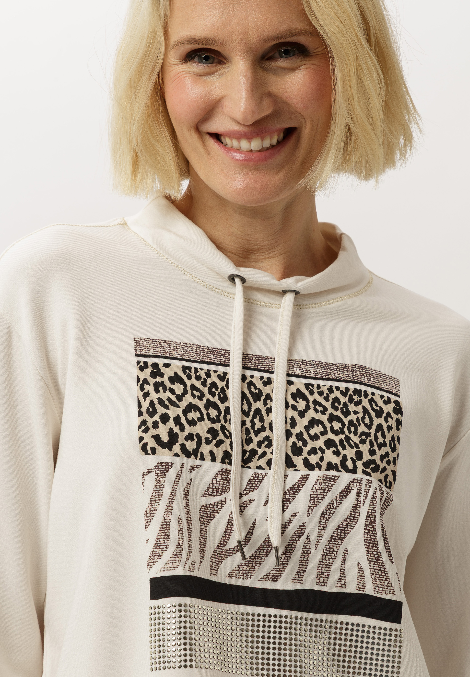 Sweatshirt With motif print and decorative details - Bild 4 Pulli, Sweatshirt, Erwachsener, Person, Frau, Pulli, Sweatshirt, Erwachsener, Person, Frau, Pulli, Sweatshirt, Erwachsener, Person, Frau, Pulli, Sweatshirt, Erwachsener, Person, Frau, Pulli, Sweatshirt, Erwachsener, Person, Frau
