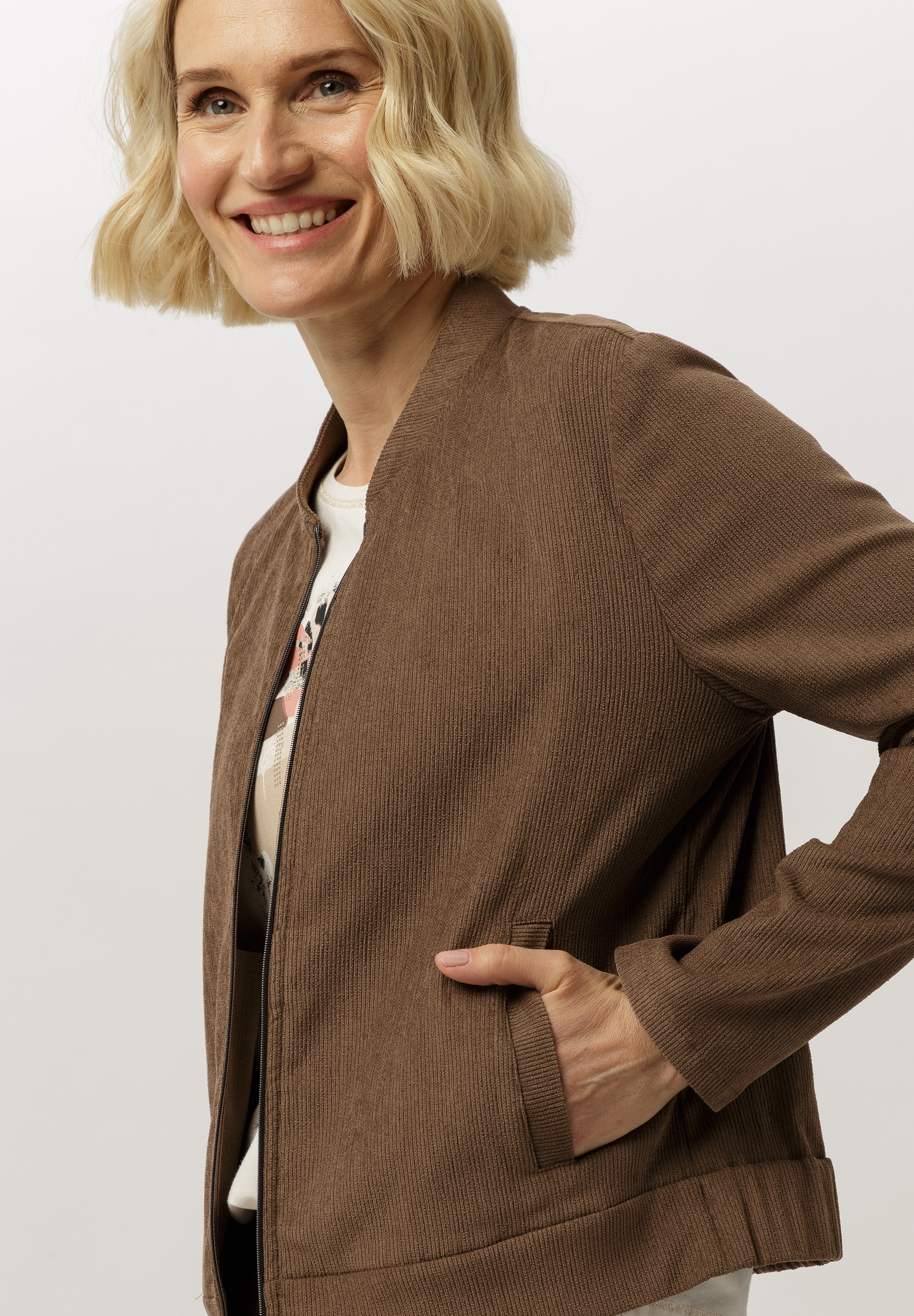Blousonjacke in feinem Stretch-Cord - Bild 4 Mantel, Strickwaren, Pullover, Jacke, Fleece, Mantel, Strickwaren, Pullover, Jacke, Fleece, Mantel, Strickwaren, Pullover, Jacke, Fleece