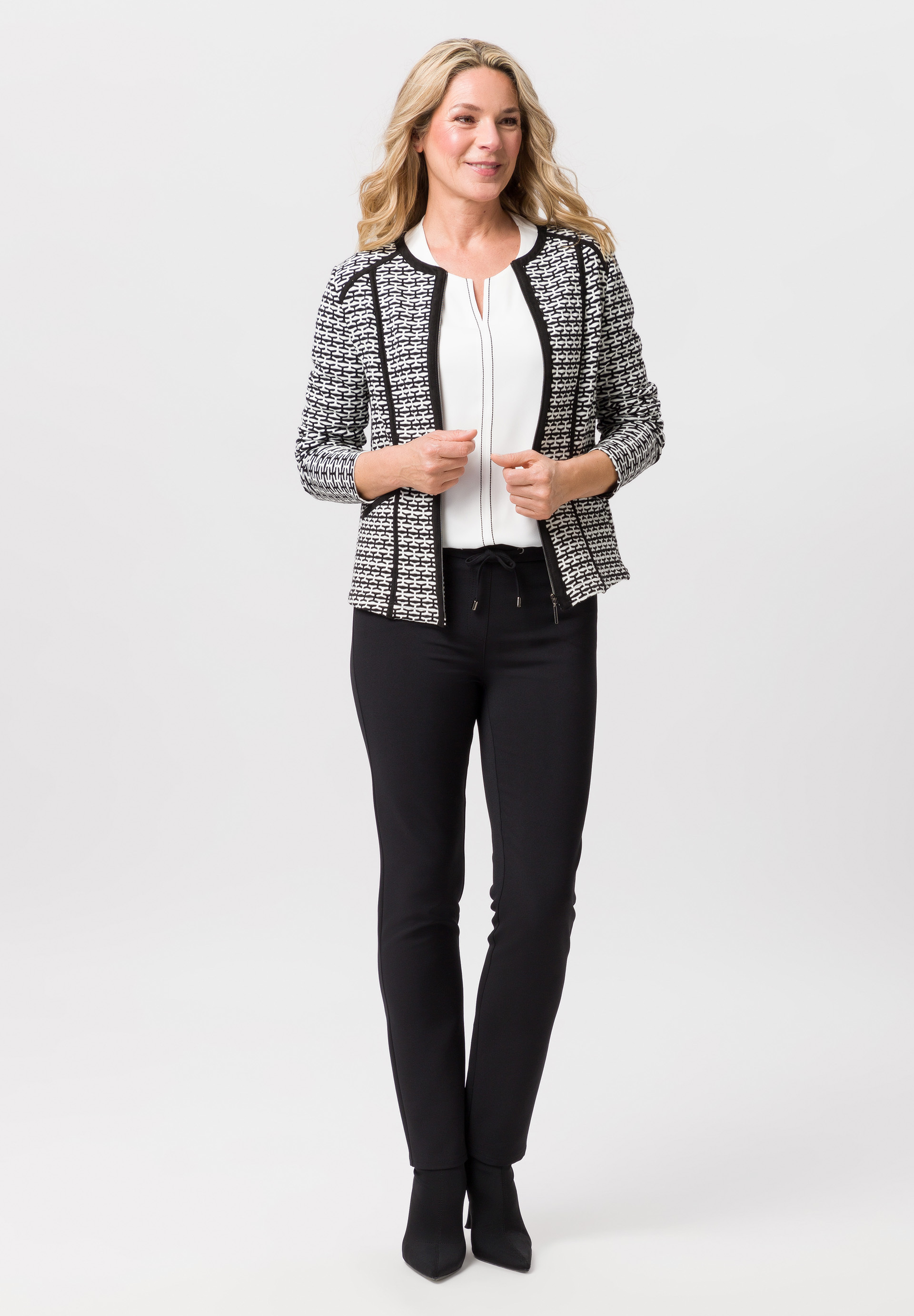 Cardigan with fashionable stripes - Product Image 2