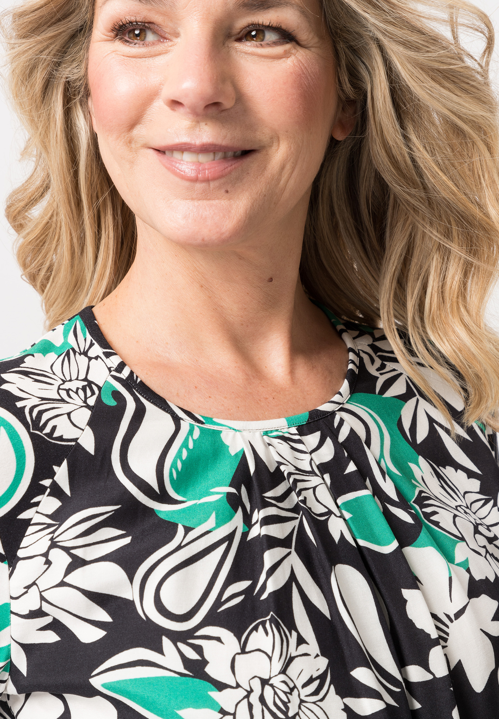 Blouse shirt with floral design - Bild 4 Blouse shirt with floral design - Bild 4