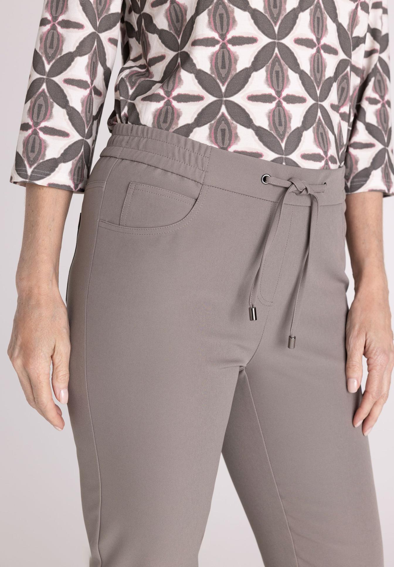 hose, twill, grau, taillierter, drawstring, hosen, hose, kordelzug, schmal geschnitten, taupe, Hose, Gürtelzug, Grau, Slim Fit?, Art der Hose, Hose, Lose Passform, Knotengürtel, Gurtband, Seitentasche, Hose, Gürtelzug, Taille, Stretch, einfache Muster