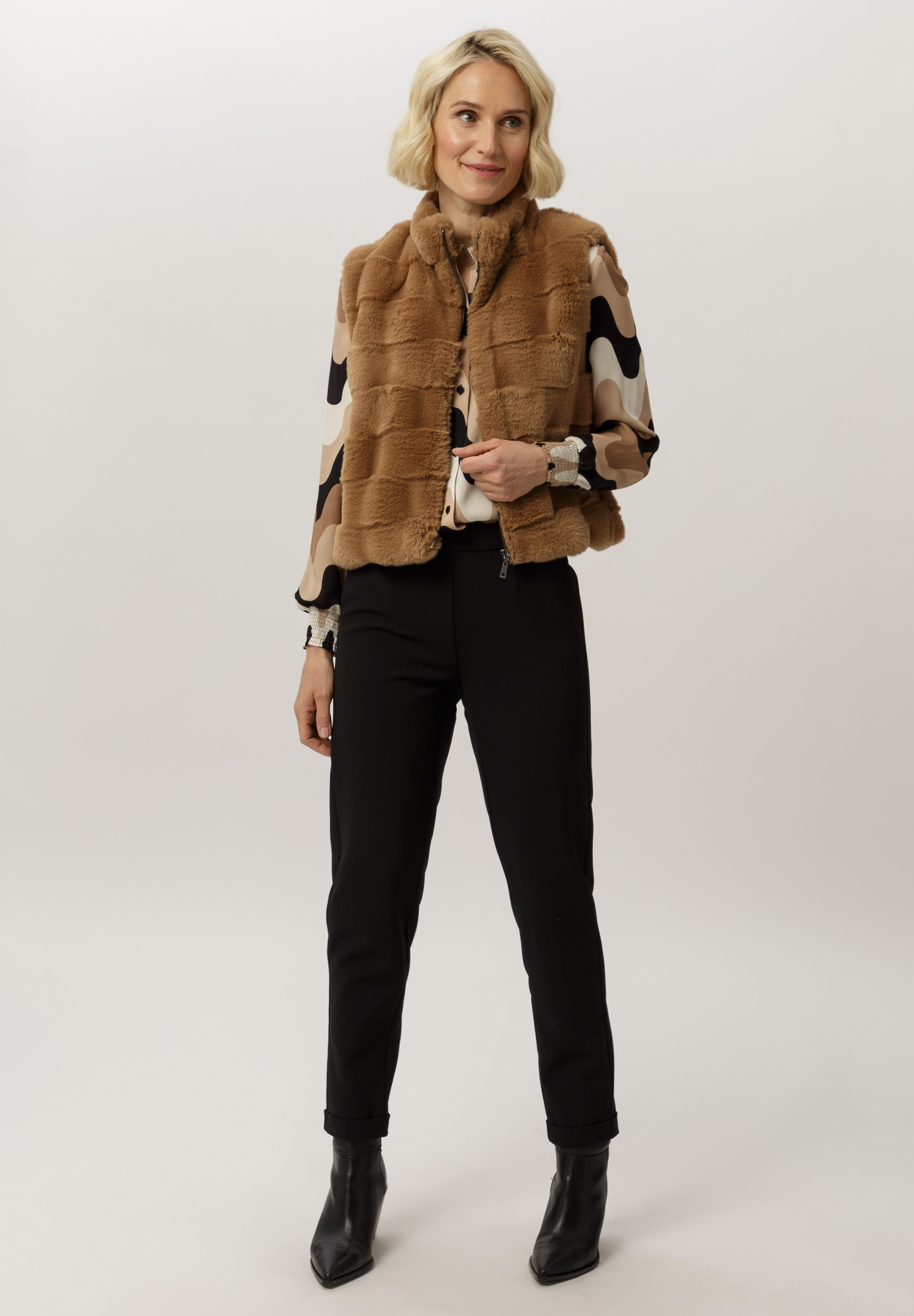 Fur waistcoat With style - Product Image 2