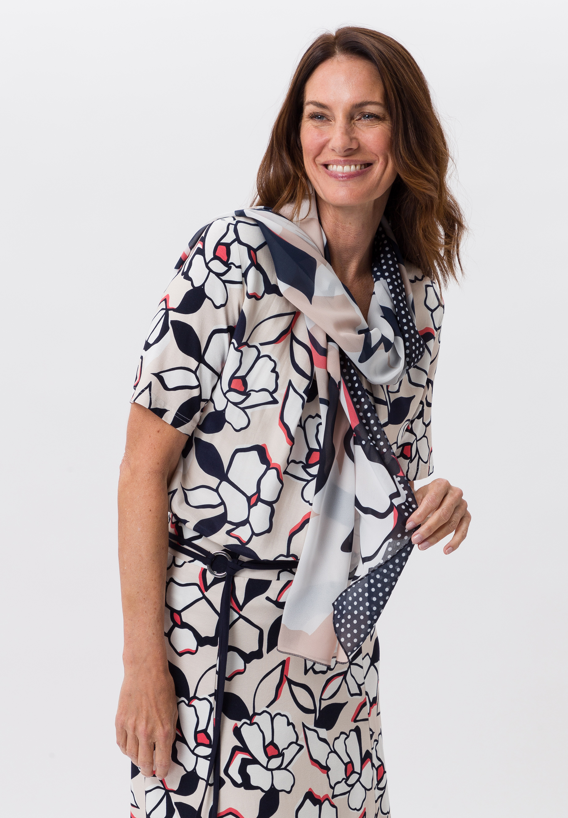 Fashionable scarf with fashionable all-over print - Bild 1 Fashionable scarf with fashionable all-over print - Bild 1
