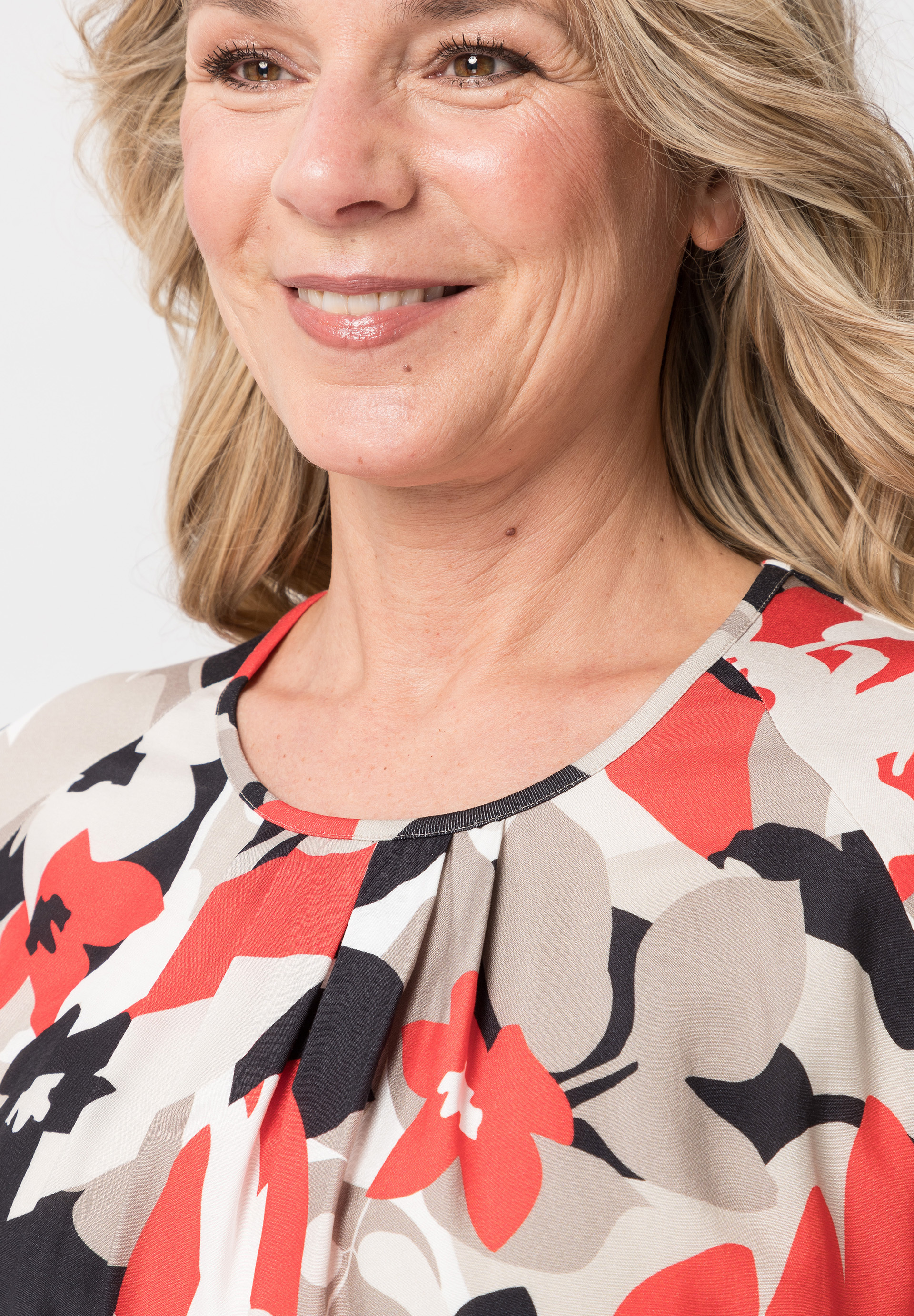 Blouse shirt with modern floral design - Bild 4 Blouse shirt with modern floral design - Bild 4