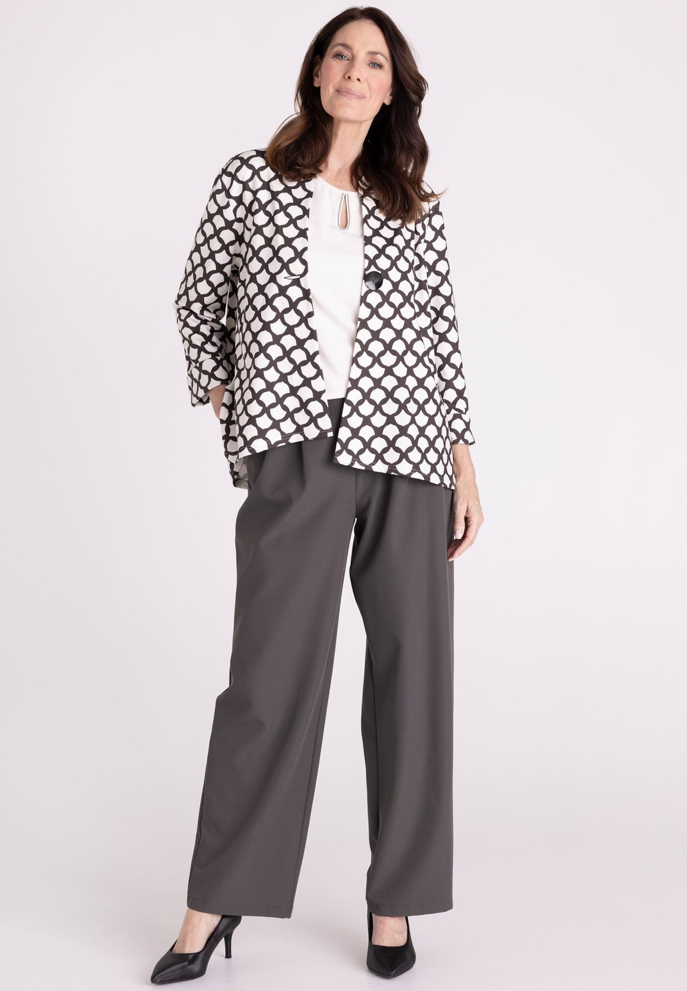 Blazer, Geometrisches Muster, Langarm, Muster in Grau/Weiß, Hoch geschnittene Hose, Kariertes Muster, Jacke, Weißes Oberteil, Grau breite Hose, Halterlose Muster, Blazer, Armedjacket mit Muster, Kreis-Muster, Lange Ärmel, Loose fit