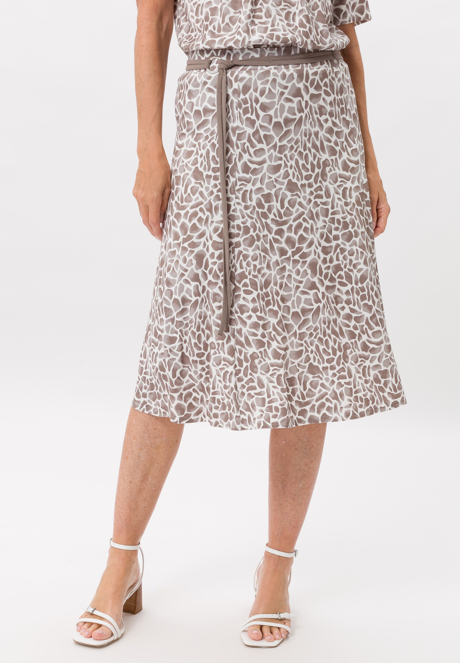 Slip skirt with tie belt - Bild 1 Slip skirt with tie belt - Bild 1
