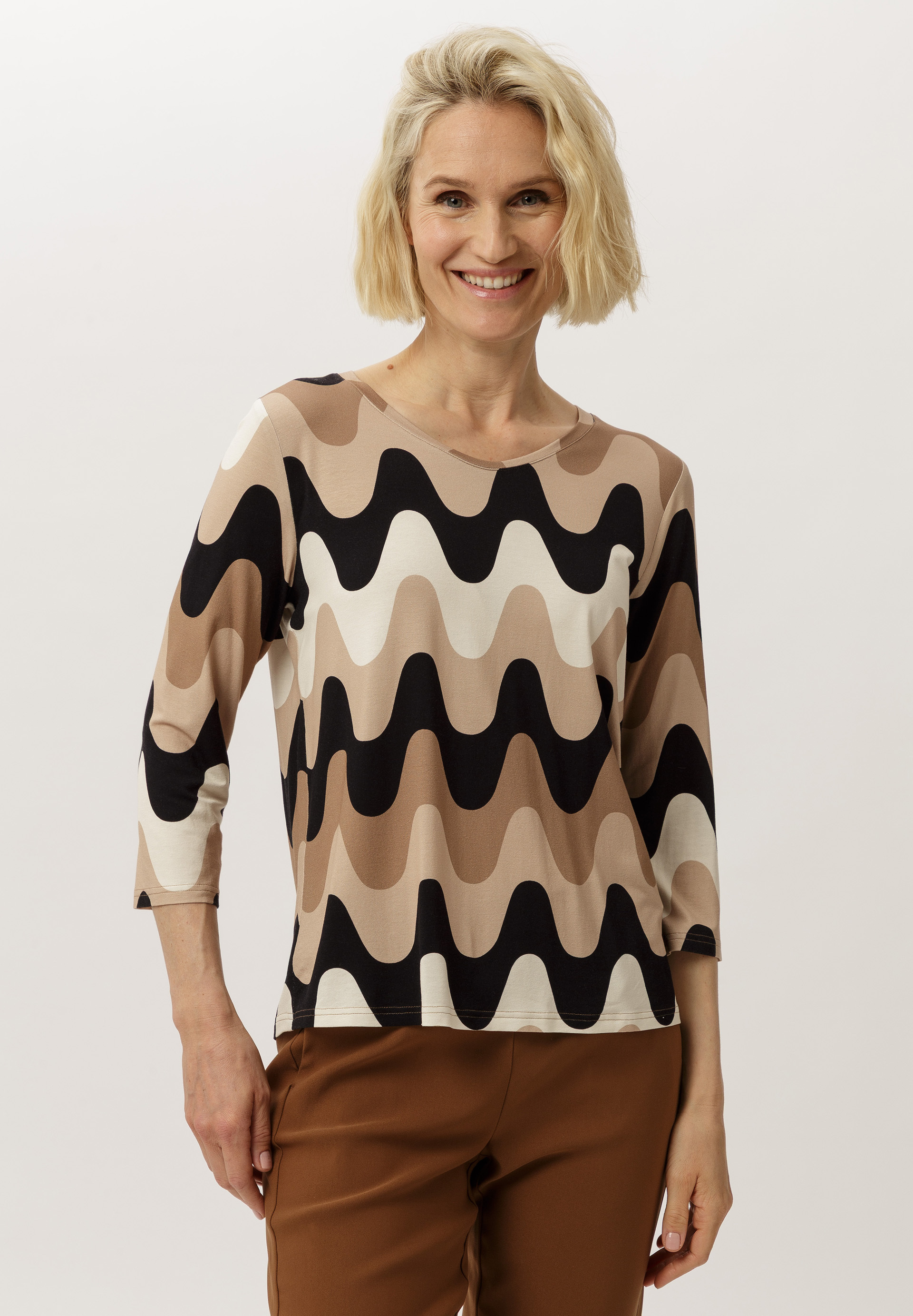 Shirt With rounded V-neckline - Product Image 1