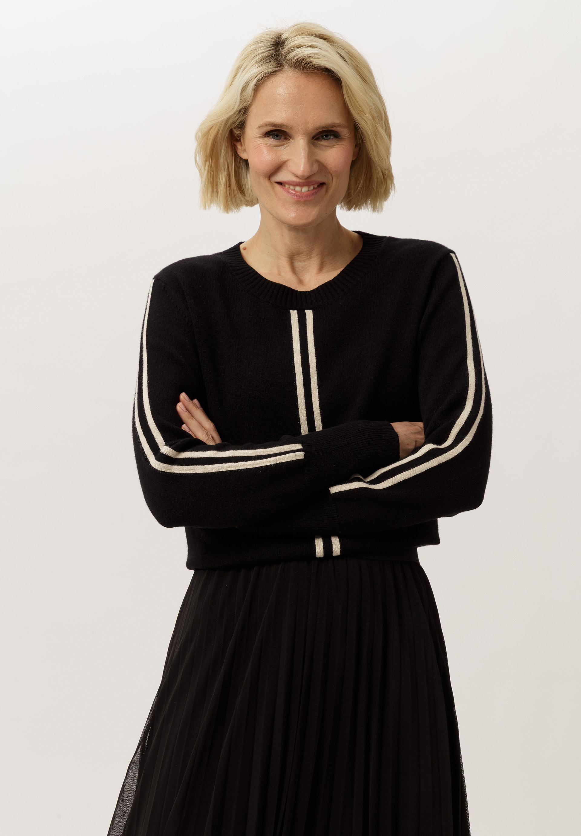 Strickpullover mit akzentuierter Front und Ärmeln - Bild 1 Langarm, Erwachsener, Weiblich, Person, Frau, Langarm, Erwachsener, Weiblich, Person, Frau, Langarm, Erwachsener, Weiblich, Person, Frau, Langarm, Erwachsener, Weiblich, Person, Frau, Langarm, Erwachsener, Weiblich, Person, Frau