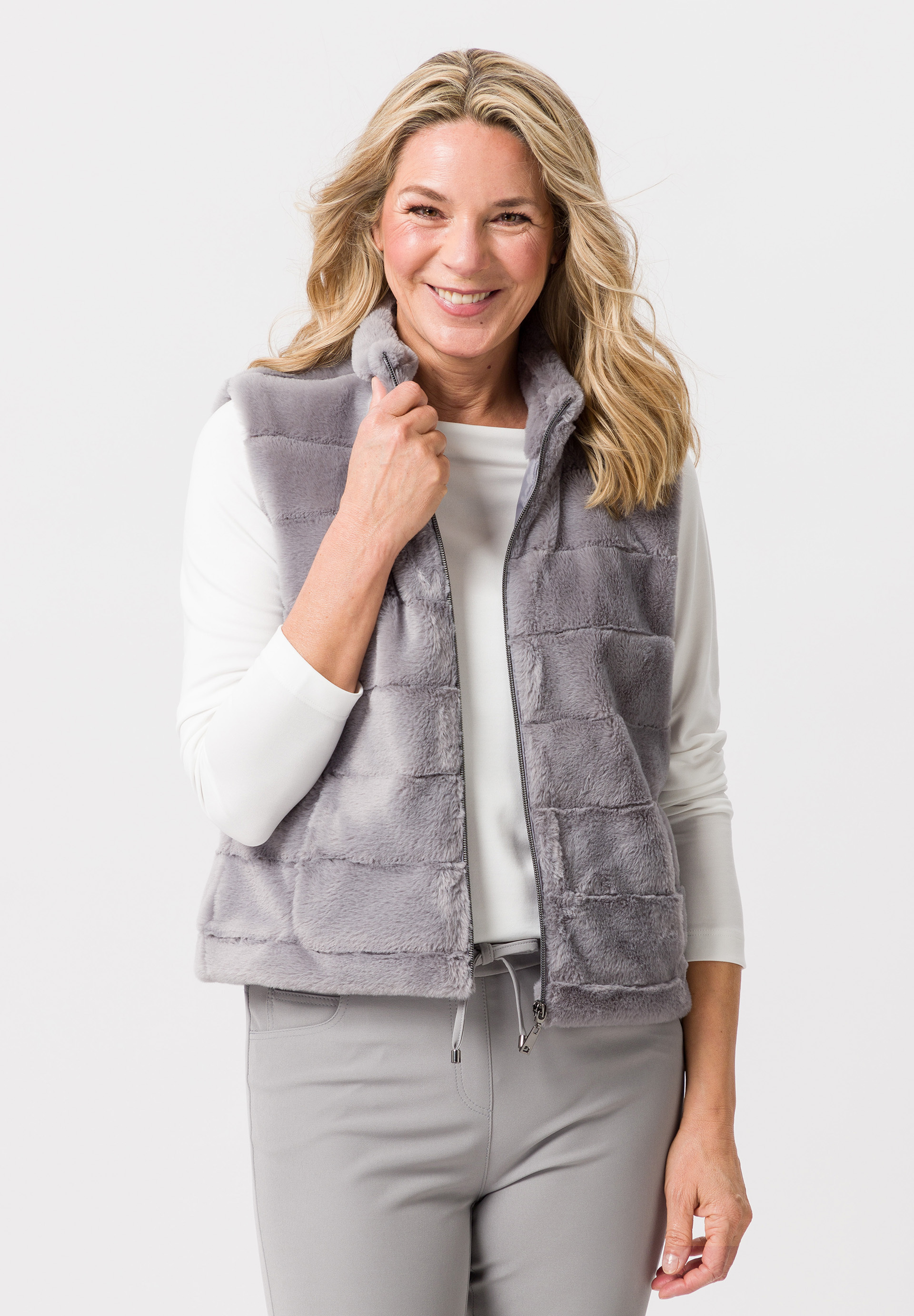 waistcoat With practical zip fastener - Bild 1 Bekleidung, Weste, Rettungsweste, Fleece, Bekleidung, Weste, Rettungsweste, Fleece, Bekleidung, Weste, Rettungsweste, Fleece, Bekleidung, Weste, Rettungsweste, Fleece, Bekleidung, Weste, Rettungsweste, Fleece, Bekleidung, Weste, Rettungsweste, Fleece