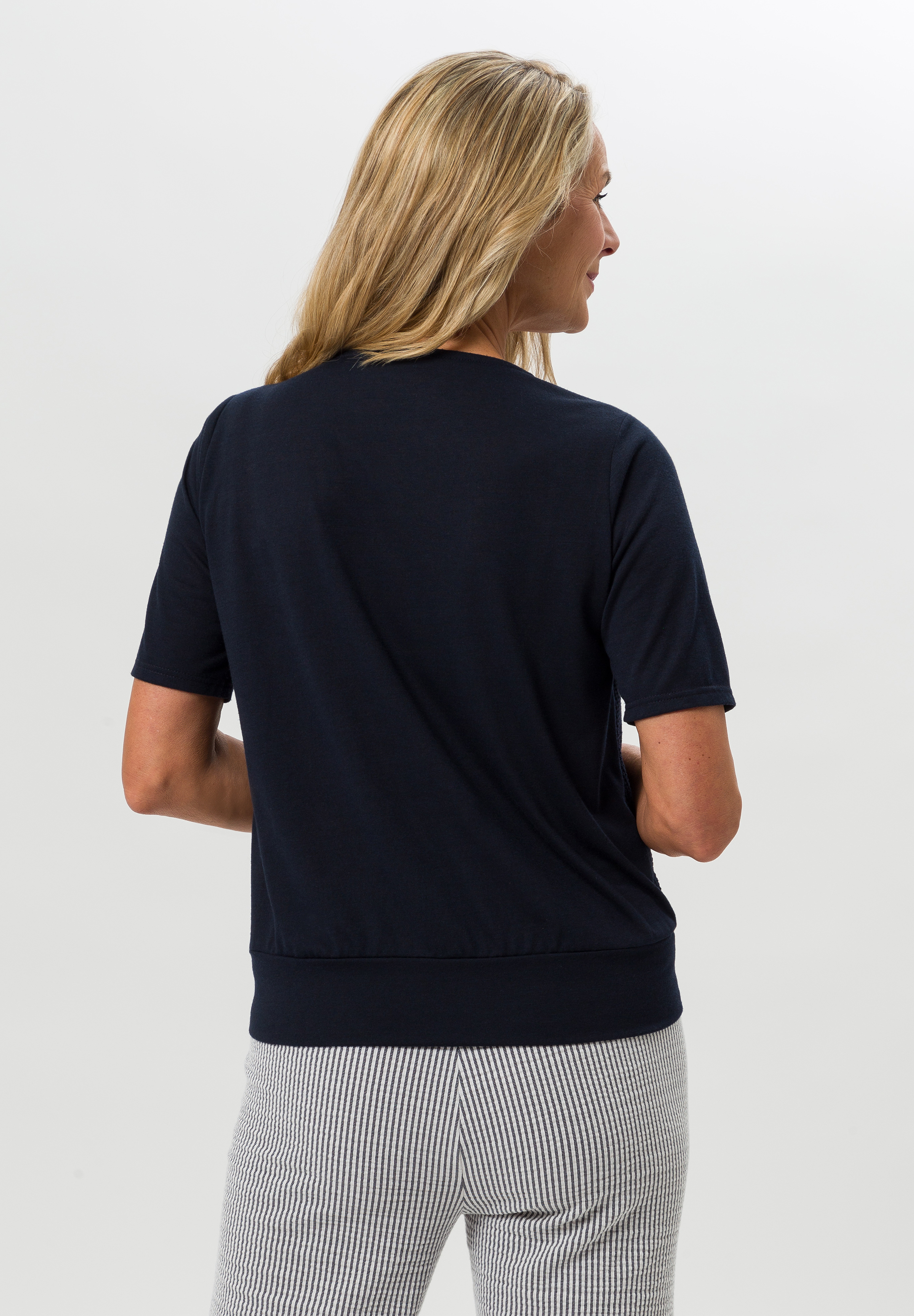 Shirt mit elastischer Lochspitze - Bild 2