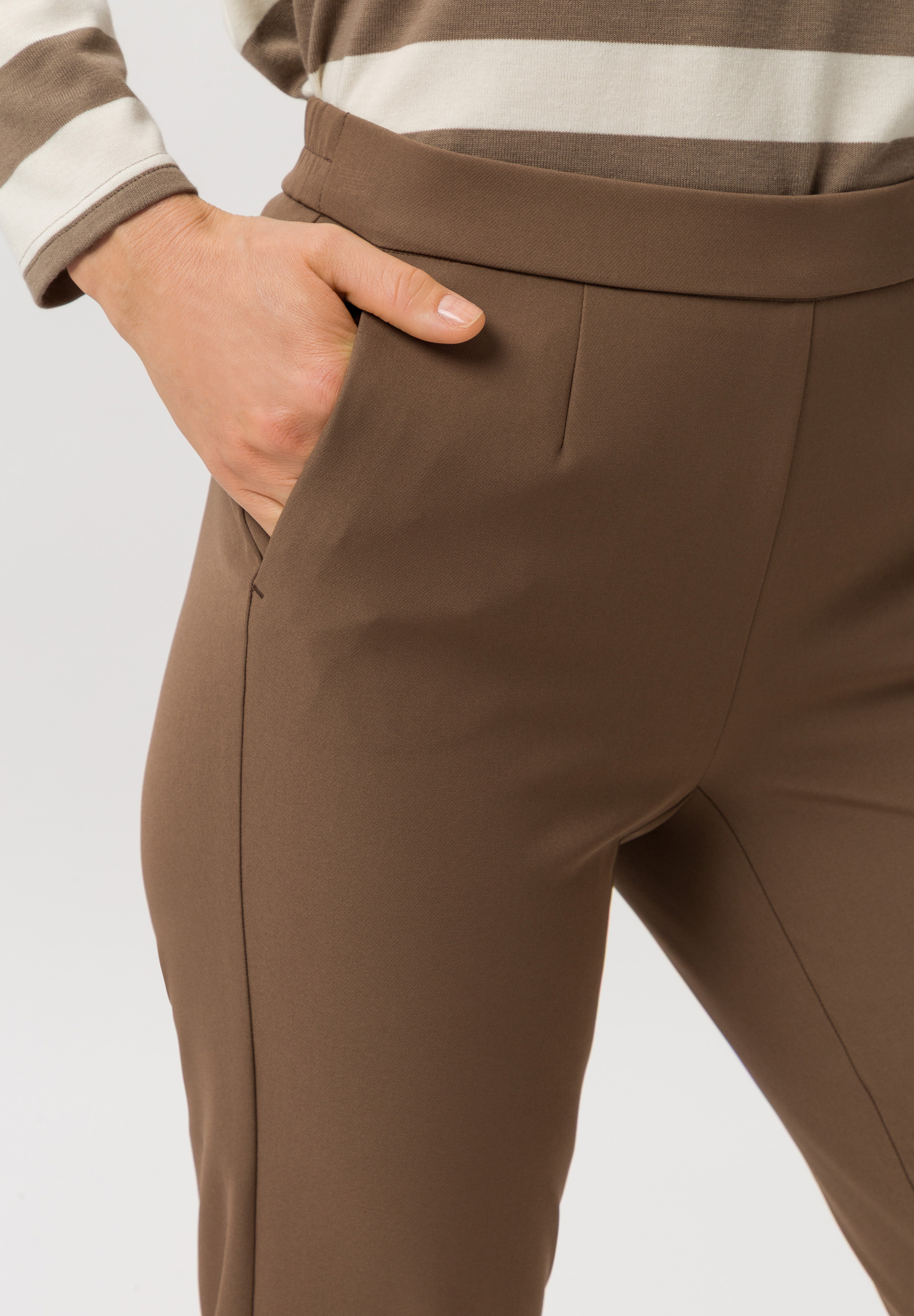 Hose in gepflegter Optik - Bild 4 Bekleidung, Hosen, Khaki, Person, Bekleidung, Hosen, Khaki, Person