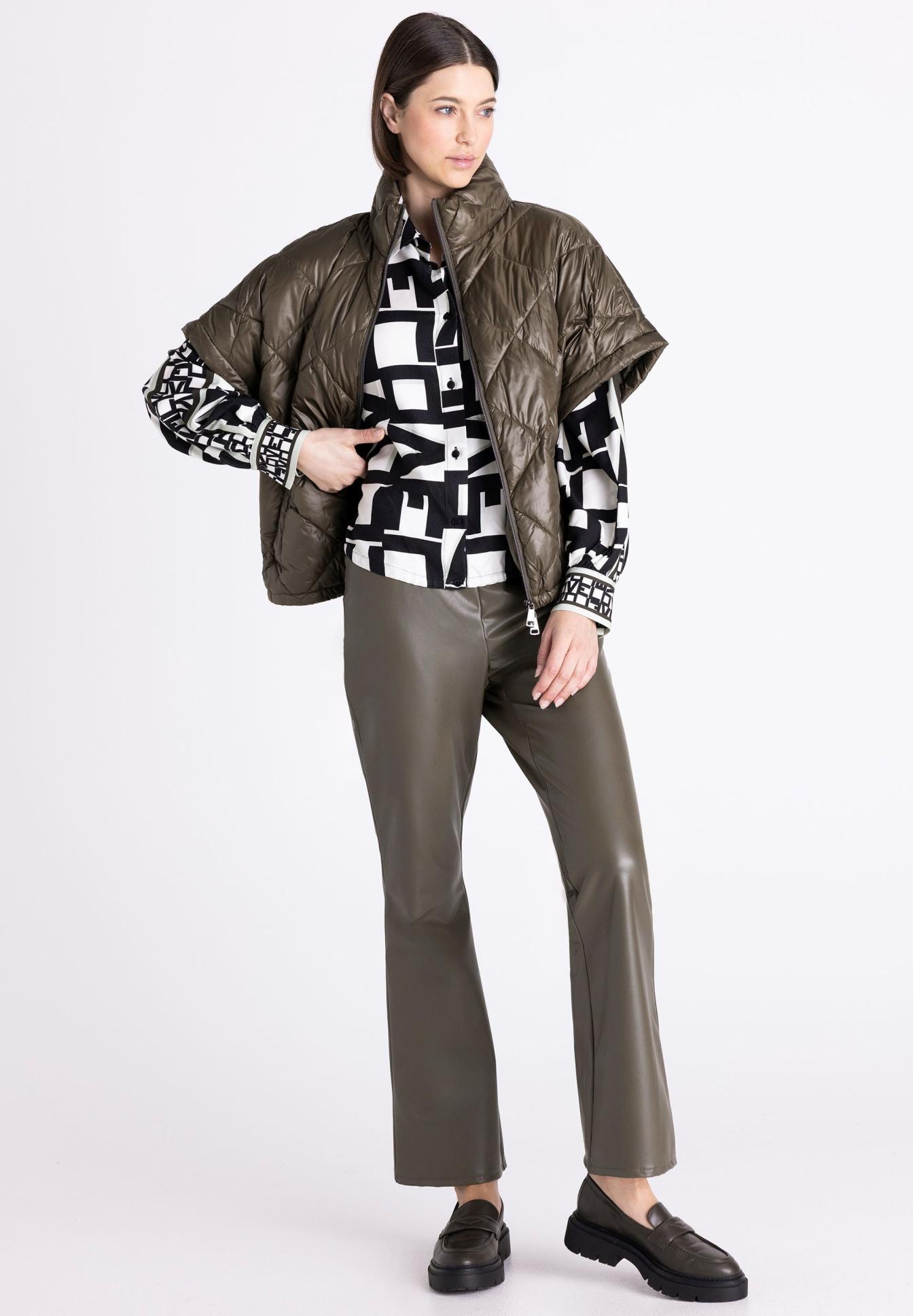 Puffer jacket, Gilet, Oversized, Leather pants, Pattern blouse, Pufferweste, Oversize-Wellmantel, Khaki, Lederhose, Schwarz-Weiß Muster, Pufferjacke, Olivgrün, Kurzarm?, Pufferjacke, Khaki, Oversized, Weste, Muster: geometrisch