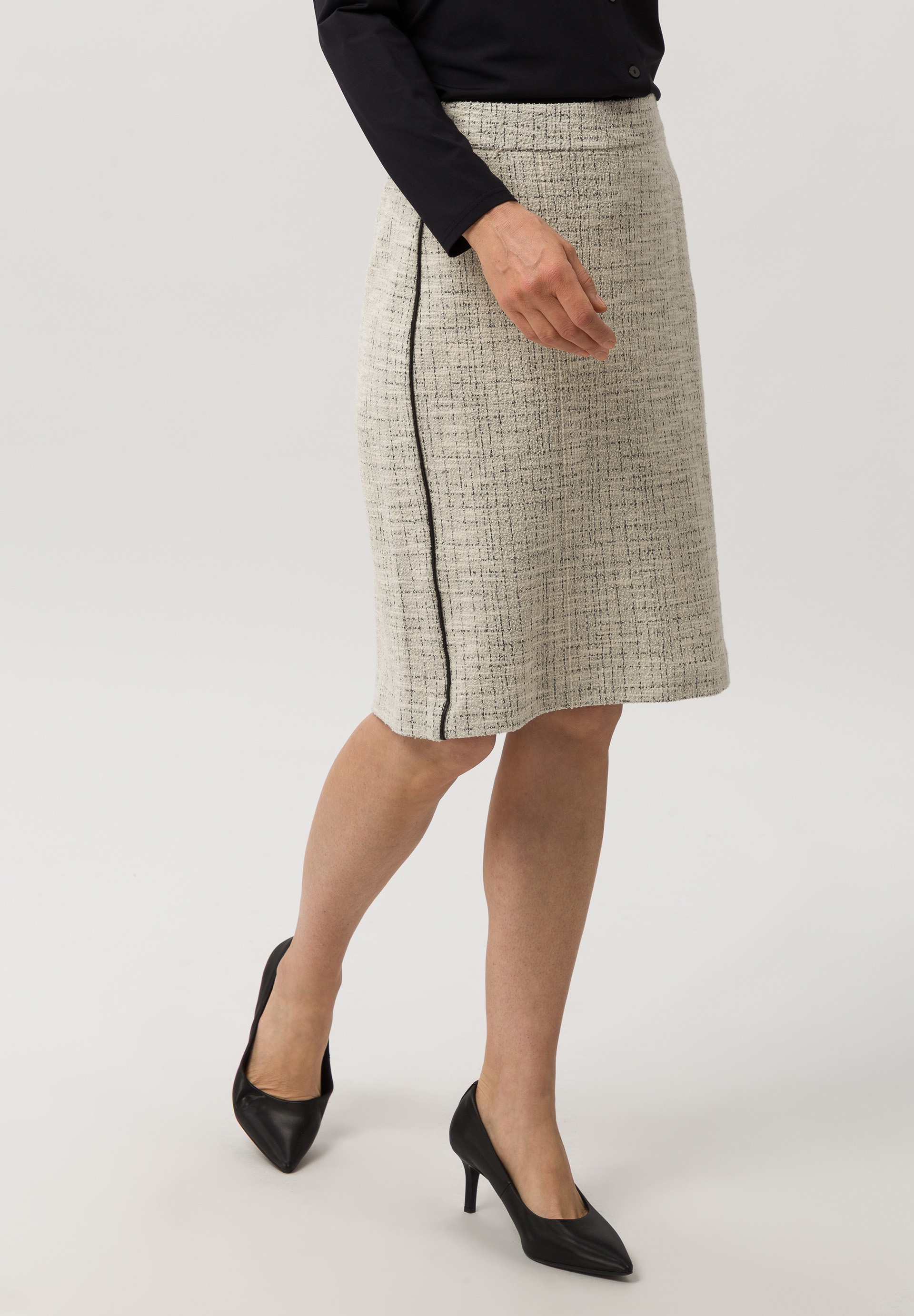 Rock mit Kontrastpiping - Bild 1 Rock, Schuh, Hoher Absatz, Person, Frau, Rock, Schuh, Hoher Absatz, Person, Frau, Rock, Schuh, Hoher Absatz, Person, Frau, Rock, Schuh, Hoher Absatz, Person, Frau, Rock, Schuh, Hoher Absatz, Person, Frau, Rock, Schuh, Hoher Absatz, Person, Frau