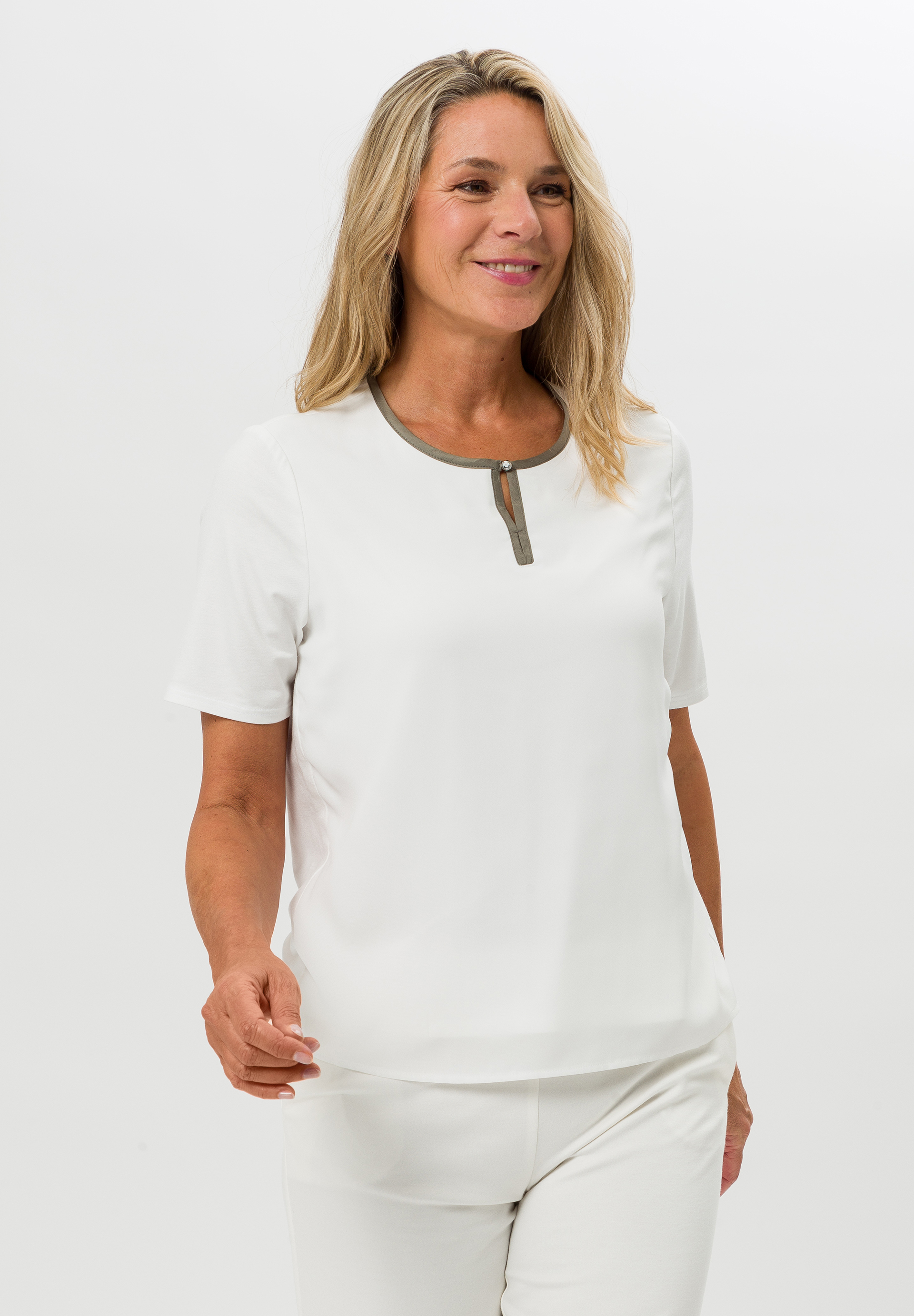 Blouse shirt with a special flair Blouse shirt with a special flair - Product Image 1