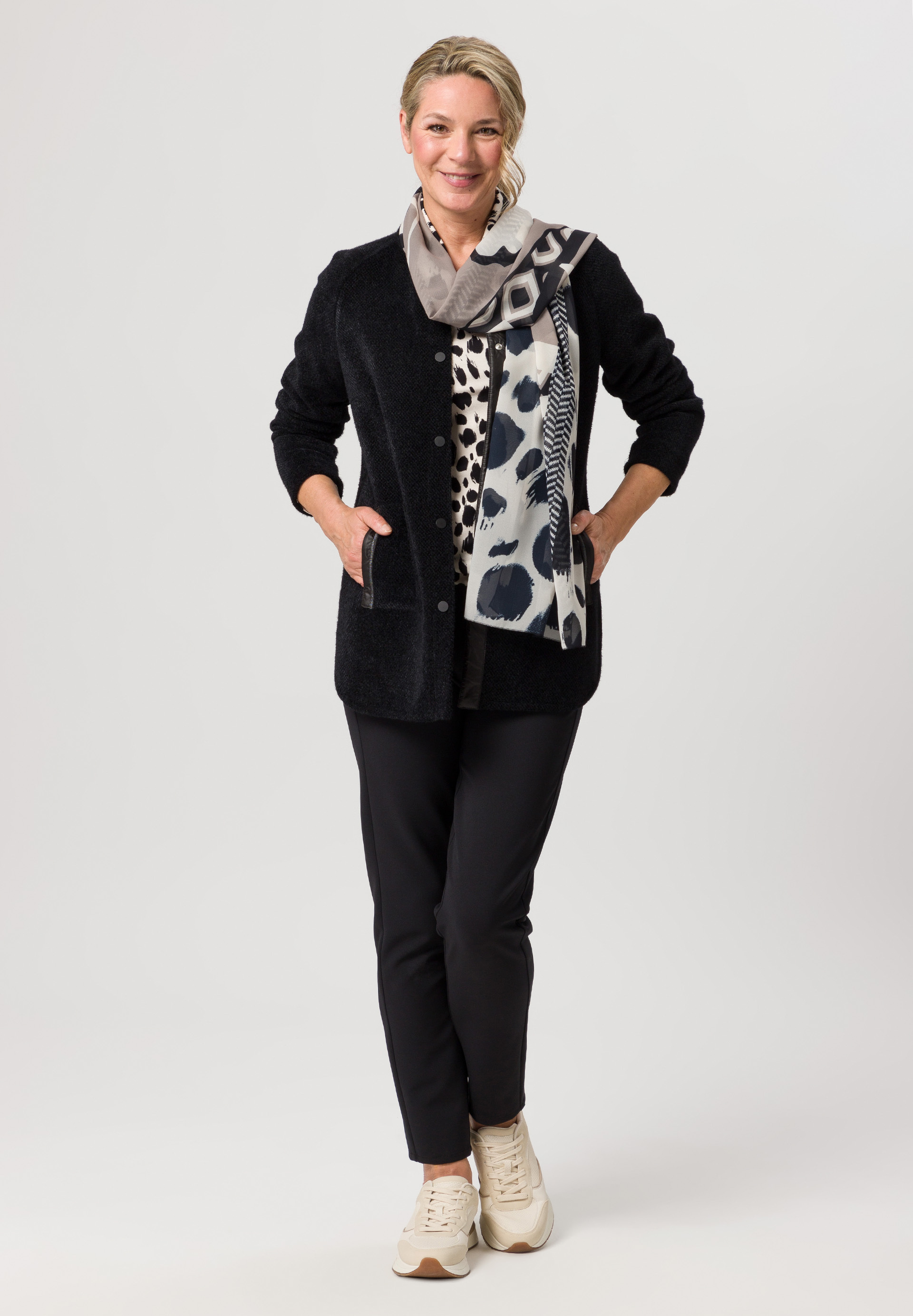 Tuch mit modernem Print Tuch mit modernem Print - Produktbild 2