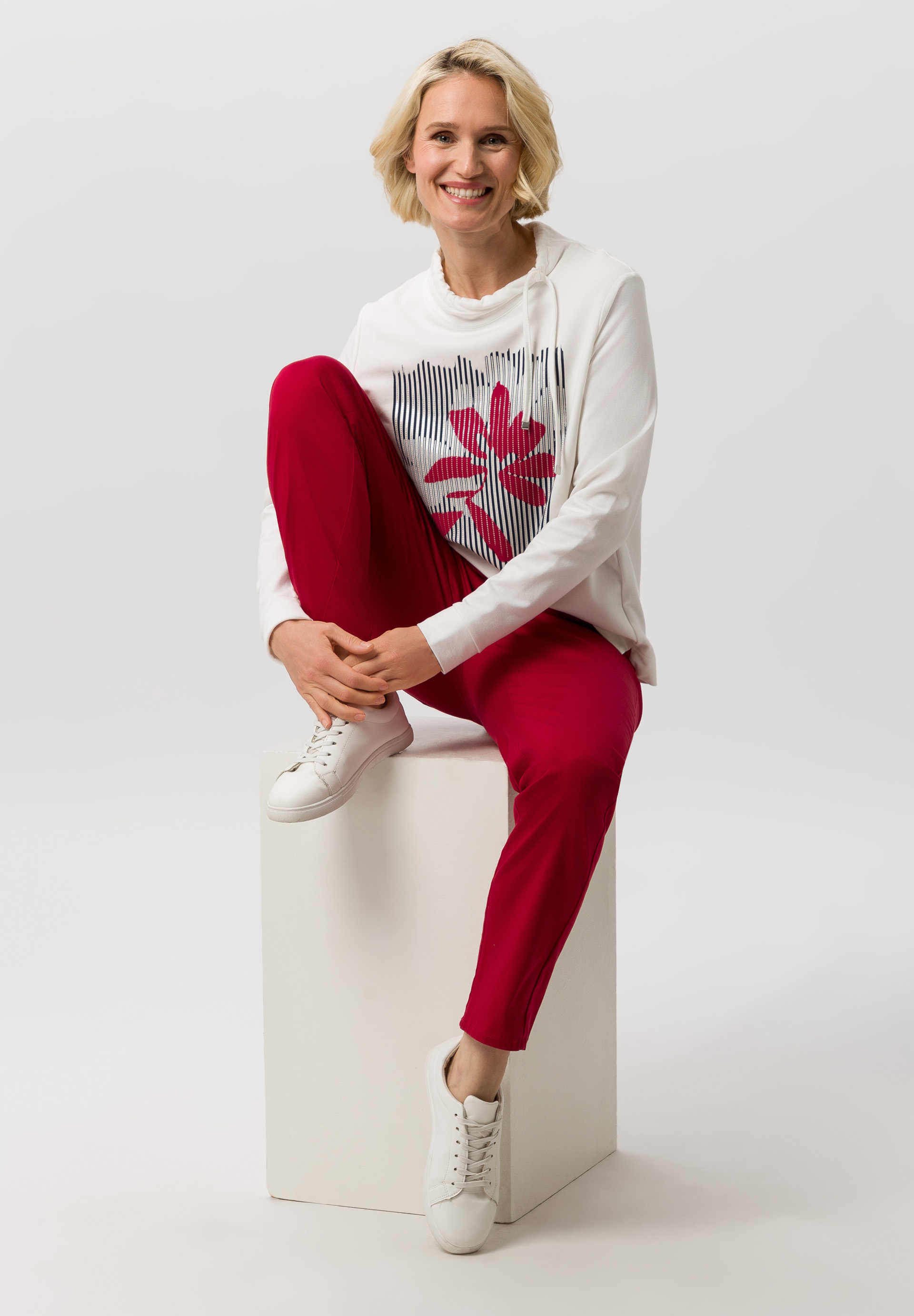 Person, Sitzen, Schuhwerk, Schuh, Hosen, Person, Sitzen, Schuhwerk, Schuh, Hosen, Person, Sitzen, Schuhwerk, Schuh, Hosen, Person, Sitzen, Schuhwerk, Schuh, Hosen, Person, Sitzen, Schuhwerk, Schuh, Hosen, Person, Sitzen, Schuhwerk, Schuh, Hosen
