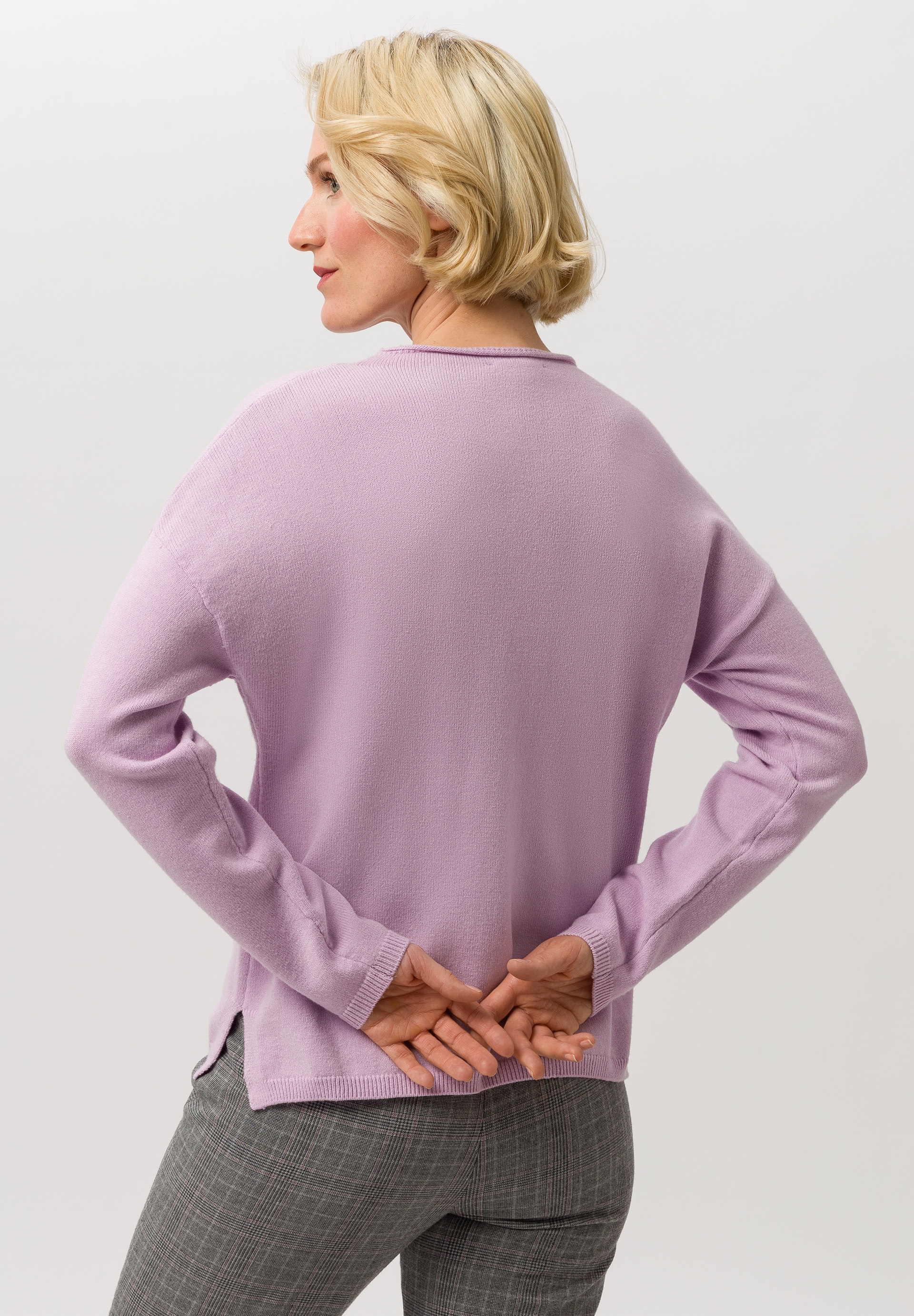 Sweater Made from soft fine knit - Bild 2 Langarm, Pullover, Erwachsener, Person, Frau, Langarm, Pullover, Erwachsener, Person, Frau, Langarm, Pullover, Erwachsener, Person, Frau, Langarm, Pullover, Erwachsener, Person, Frau, Langarm, Pullover, Erwachsener, Person, Frau