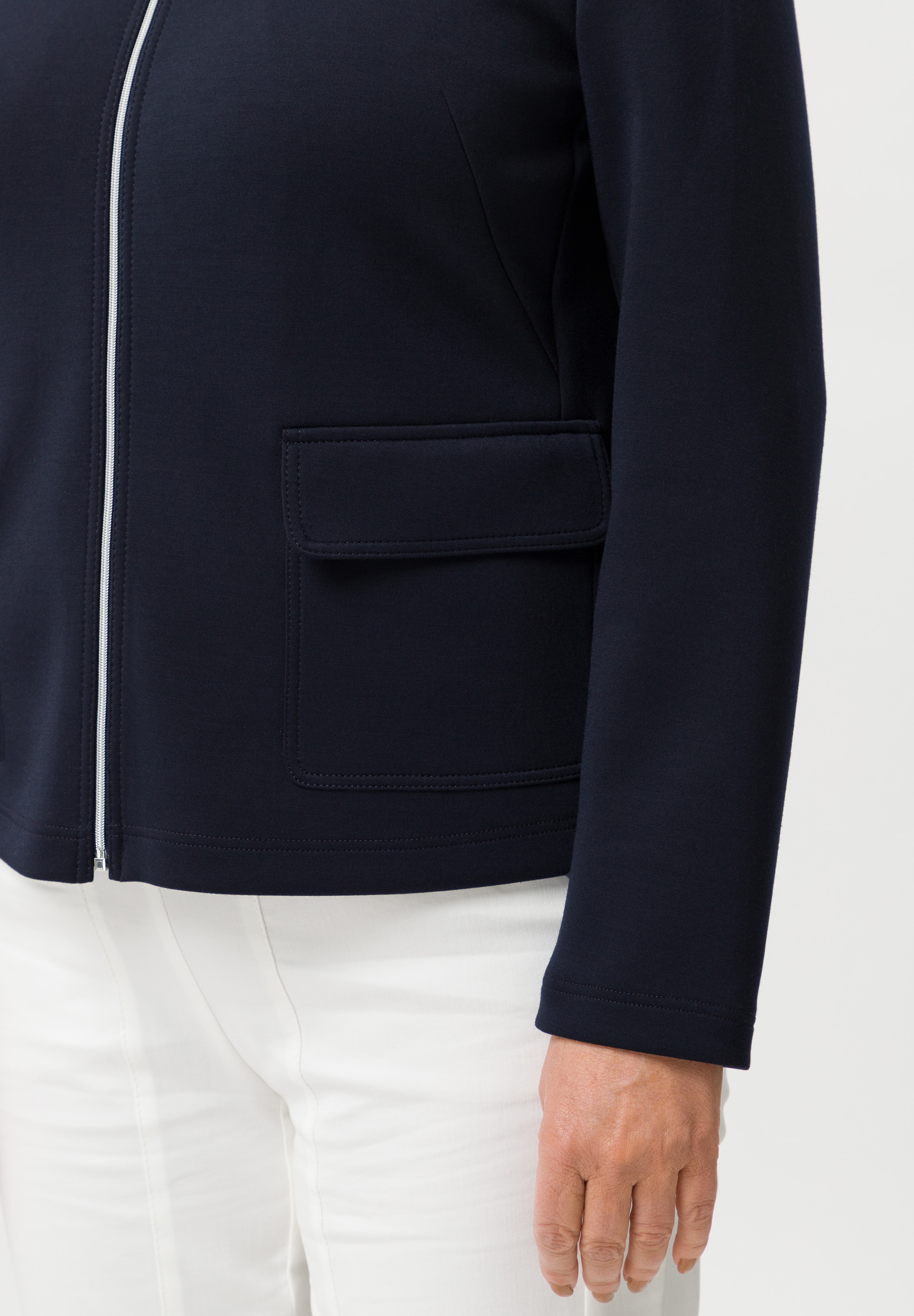 Leichtjacke mit femininem Stehkragen - Bild 4