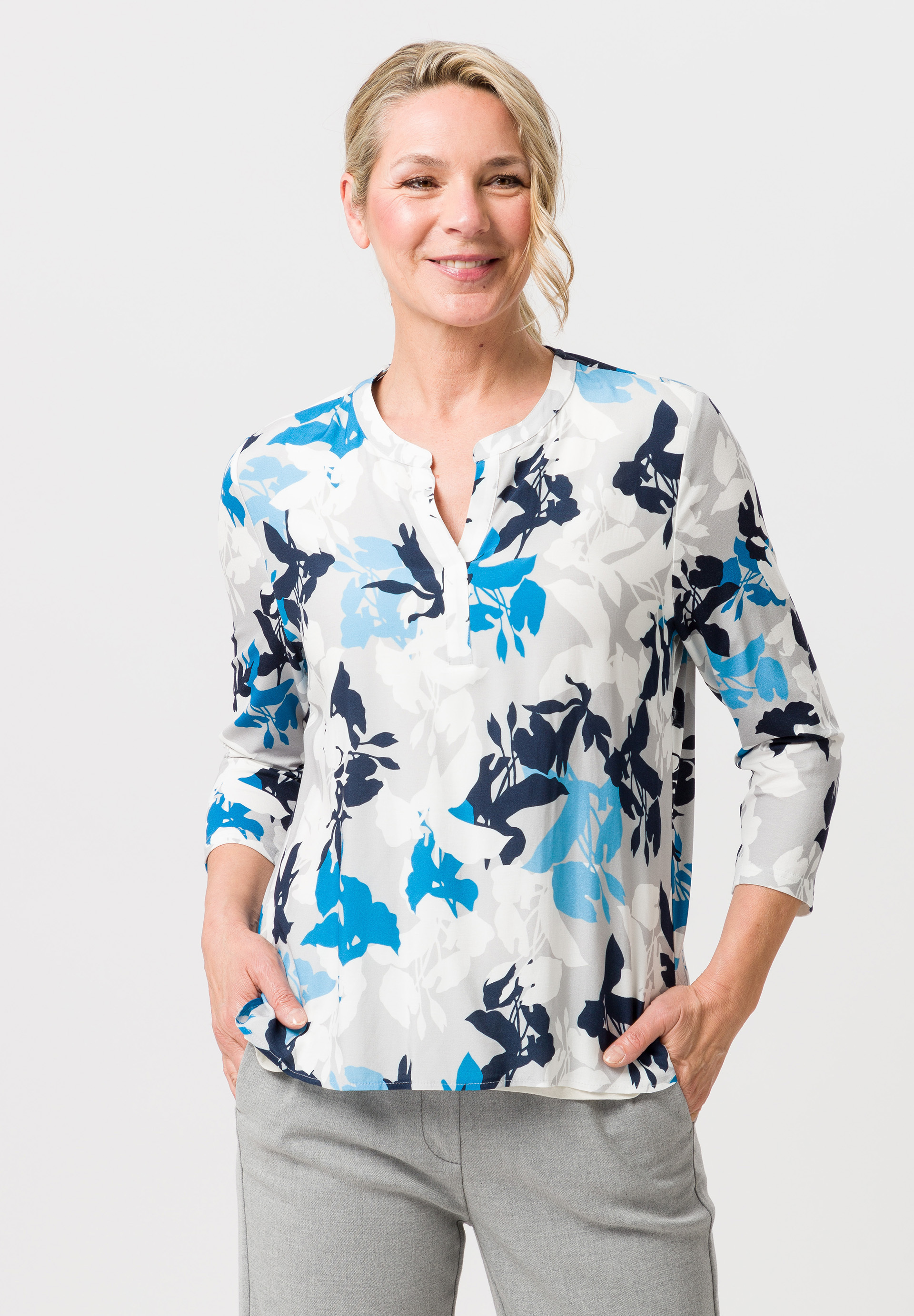 Blusenshirt mit tollem Blütendruck - Produktbild 1