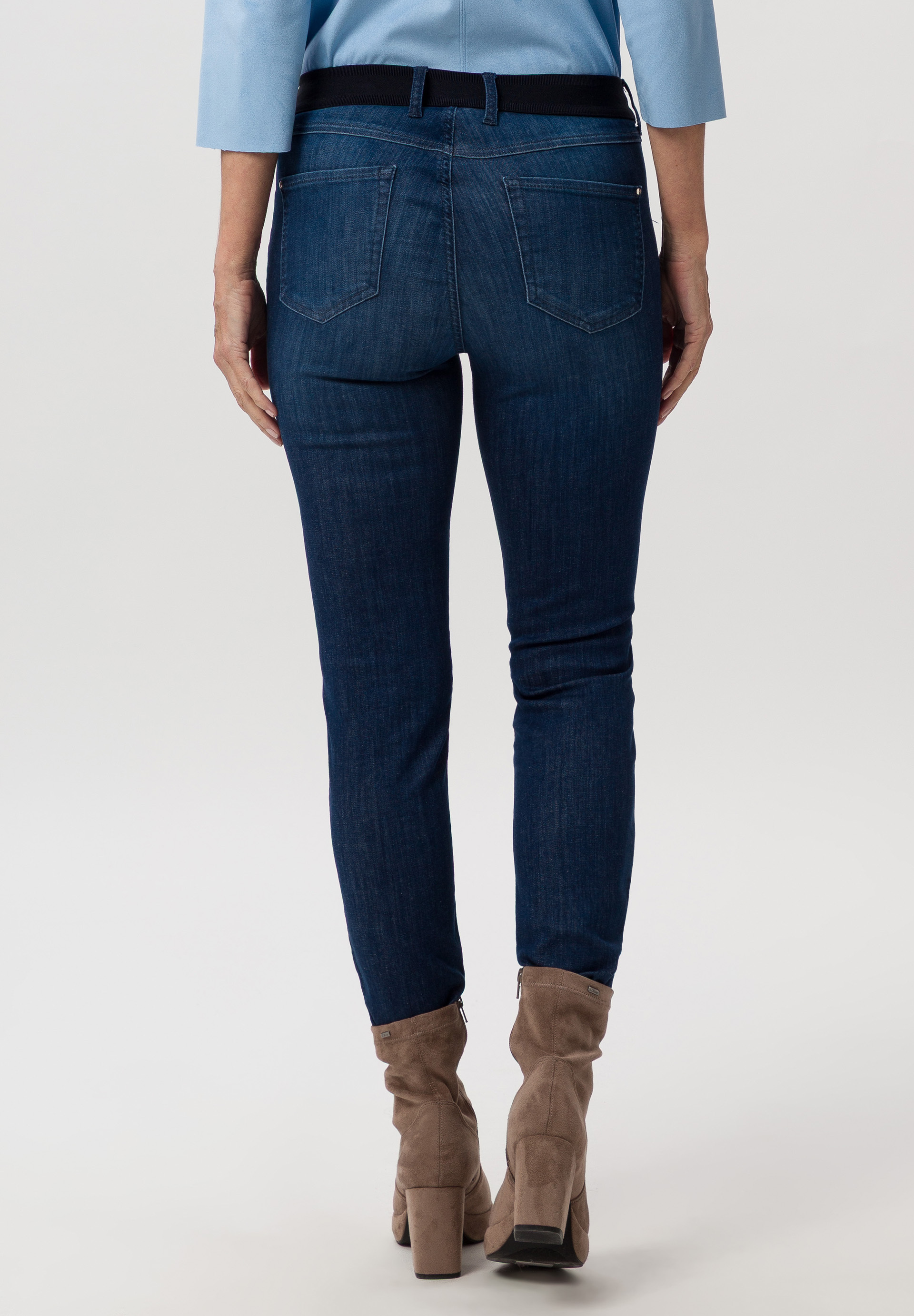 Jeans mit Dehnbund - Bild 2 Bekleidung, Hosen, Jeans, Person, Bekleidung, Hosen, Jeans, Person, Bekleidung, Hosen, Jeans, Person, Bekleidung, Hosen, Jeans, Person, Bekleidung, Hosen, Jeans, Person, Bekleidung, Hosen, Jeans, Person, Bekleidung, Hosen, Jeans, Person