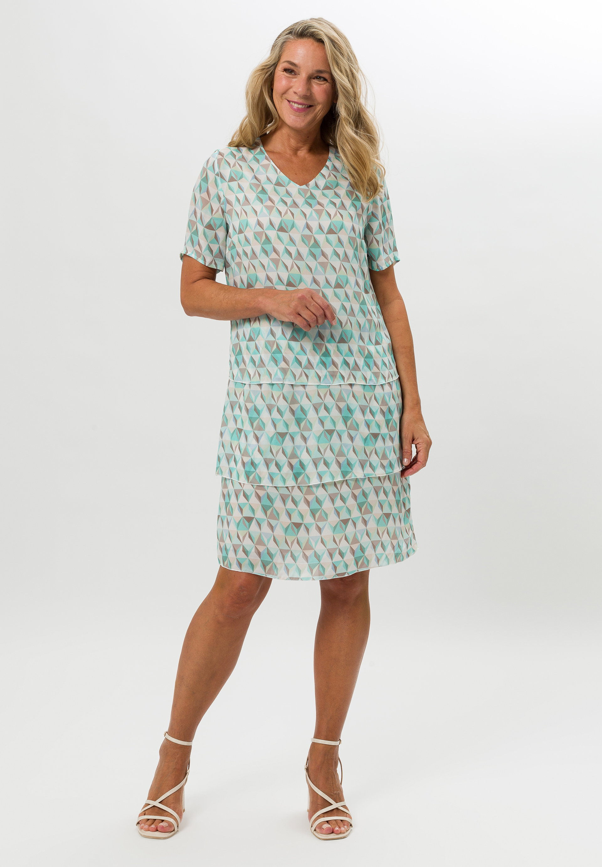 Sommerkleid mit Stufen - Bild 3 Sommerkleid mit Stufen - Bild 3