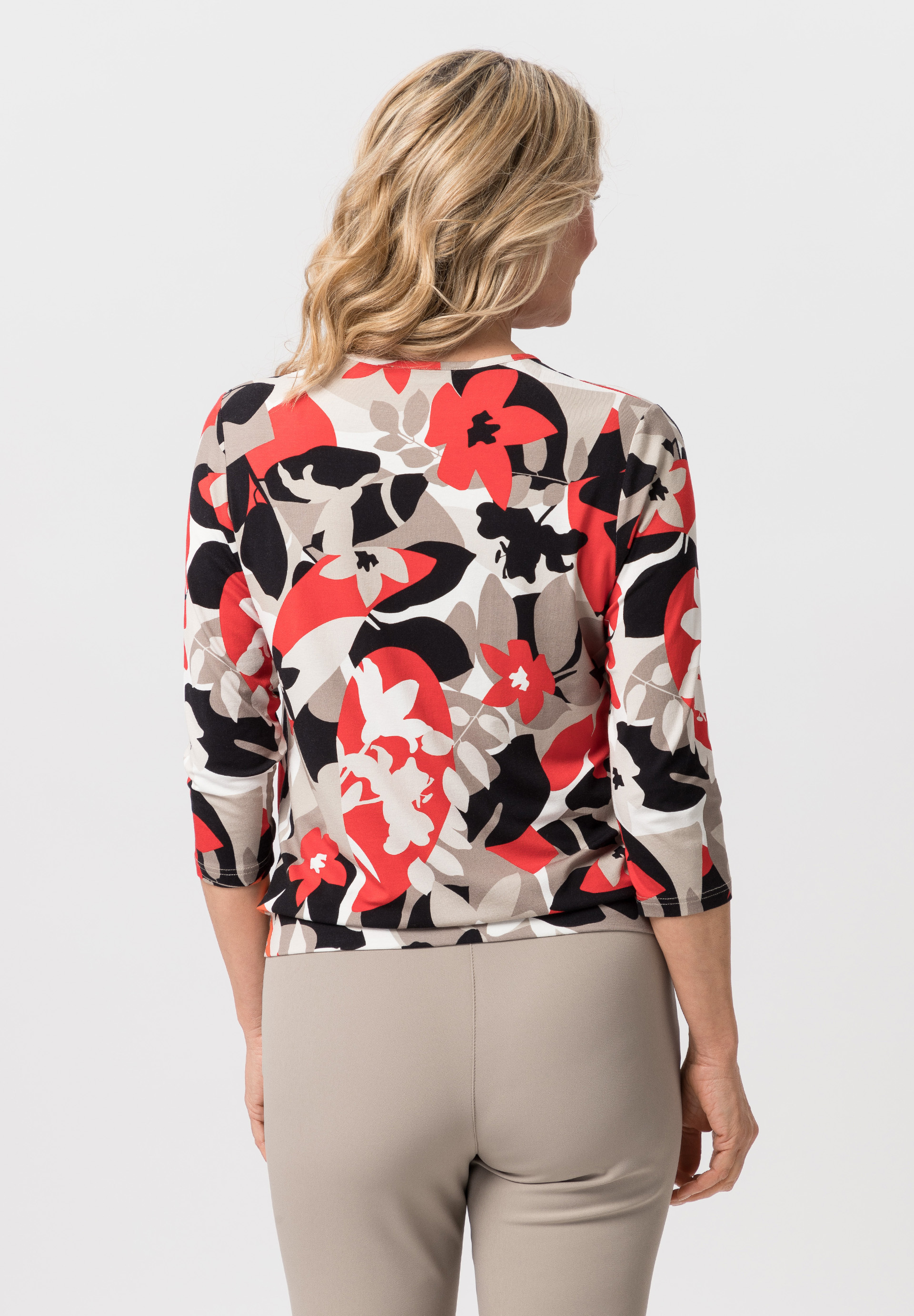 Blusenshirt mit modernem Blütendesign - Bild 2