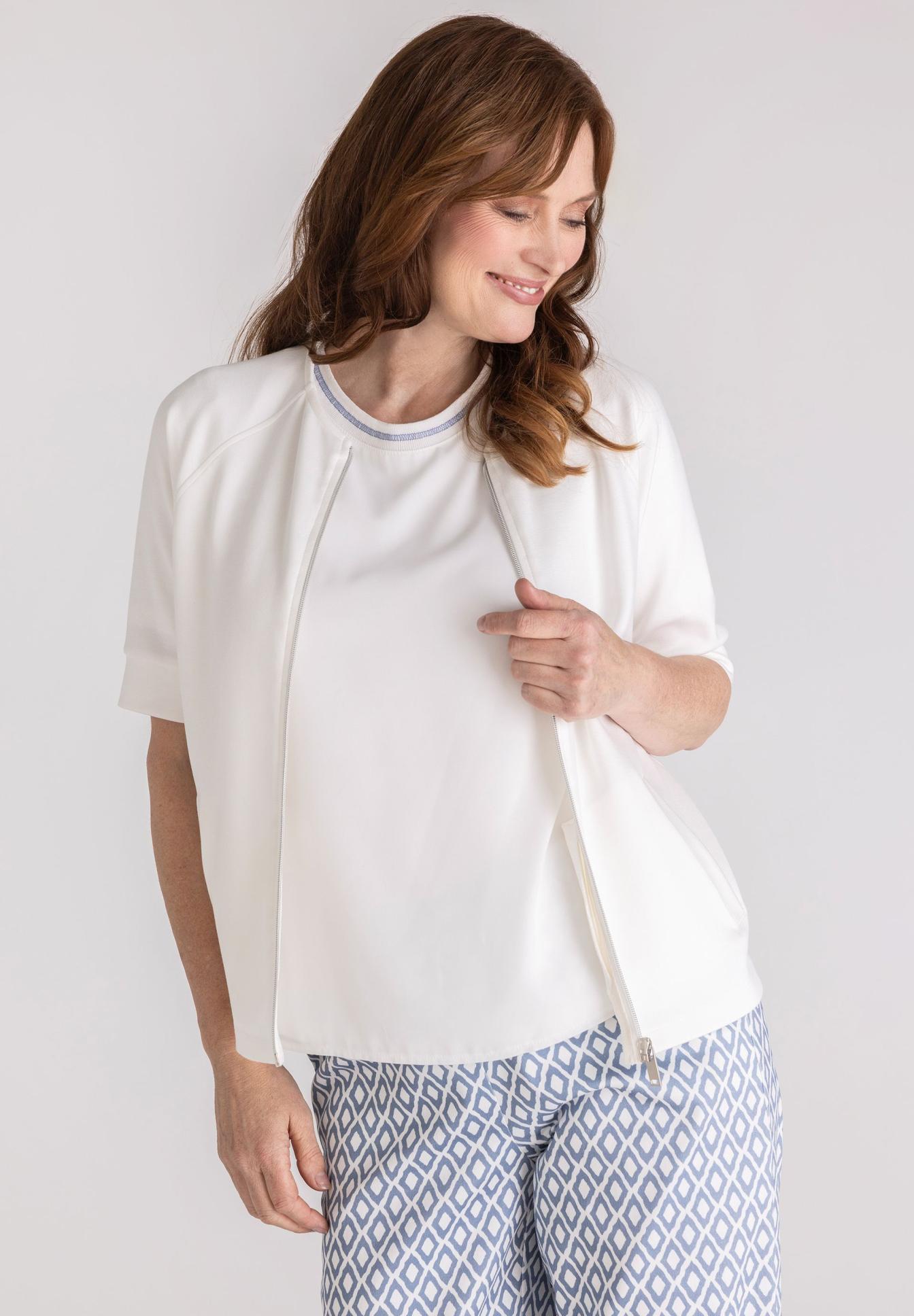 Lightweight jacket With side pockets - Product Image 1