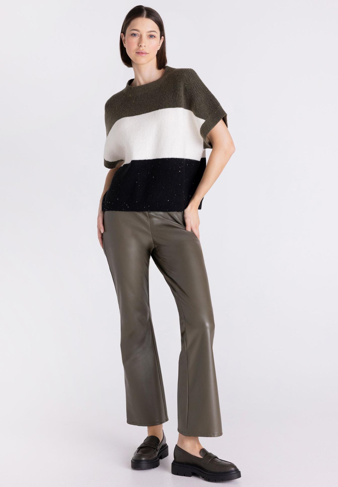 Pullover, Farbblock, Strickware, Oversized, Khakifarbene Hose, Pullover, Streifenfarben, Oversized, Chunky Knit, Lederlook-Hose, oversized knit, Farbblock, Pullover, Strickware, weiter geschnitten, Pullover, Stricktop, Oversized, Mehrfarbig, Lederhose