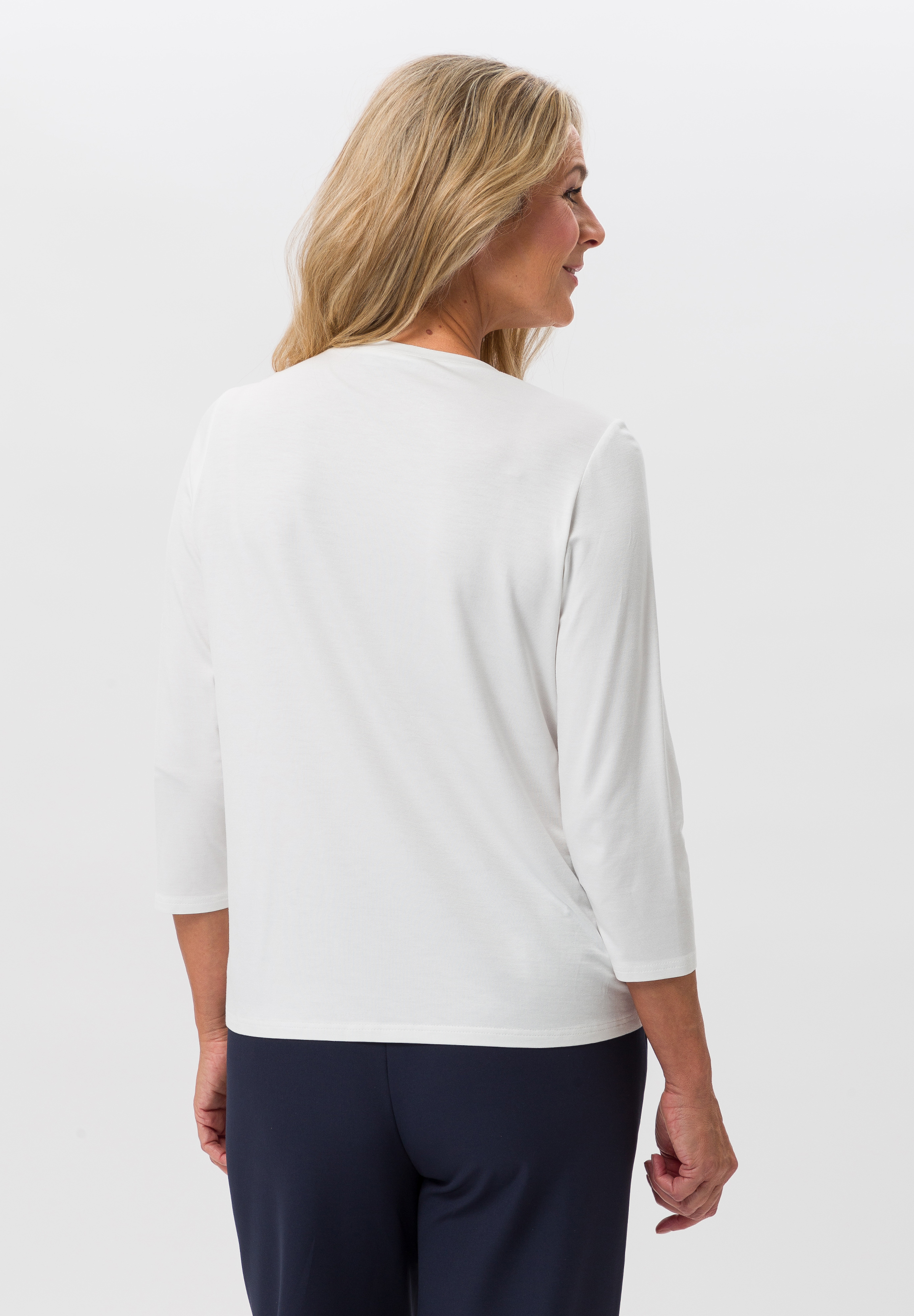 Blusenshirt mit Schmuckkette - Bild 2
