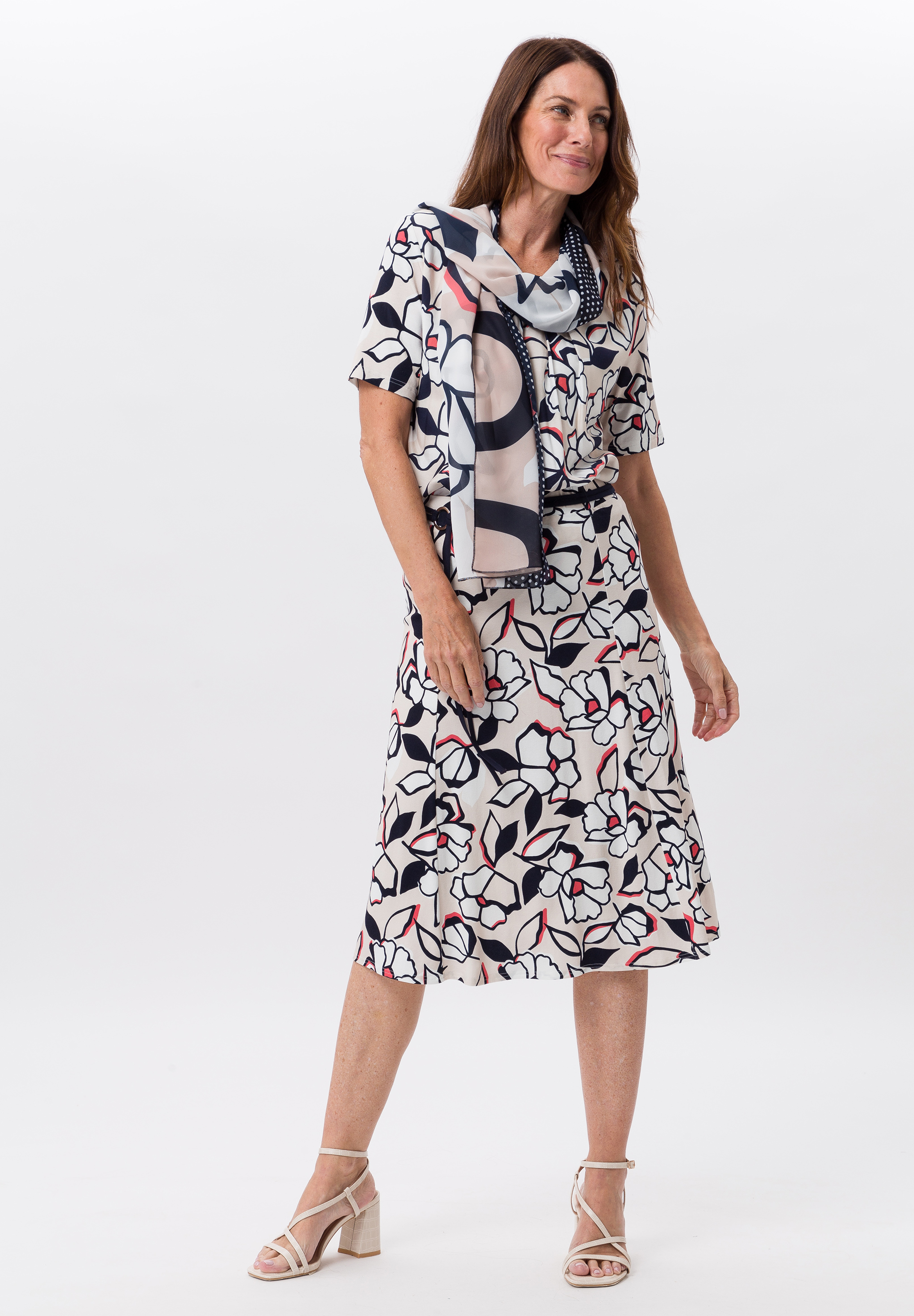 Modisches Tuch mit modischem Alloverprint - Bild 2 Modisches Tuch mit modischem Alloverprint - Bild 2