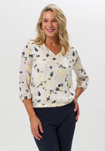 Druckbluse mit liebevollen Details