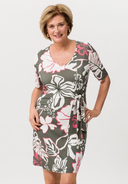 Kleid mit seitlichem Bindeband